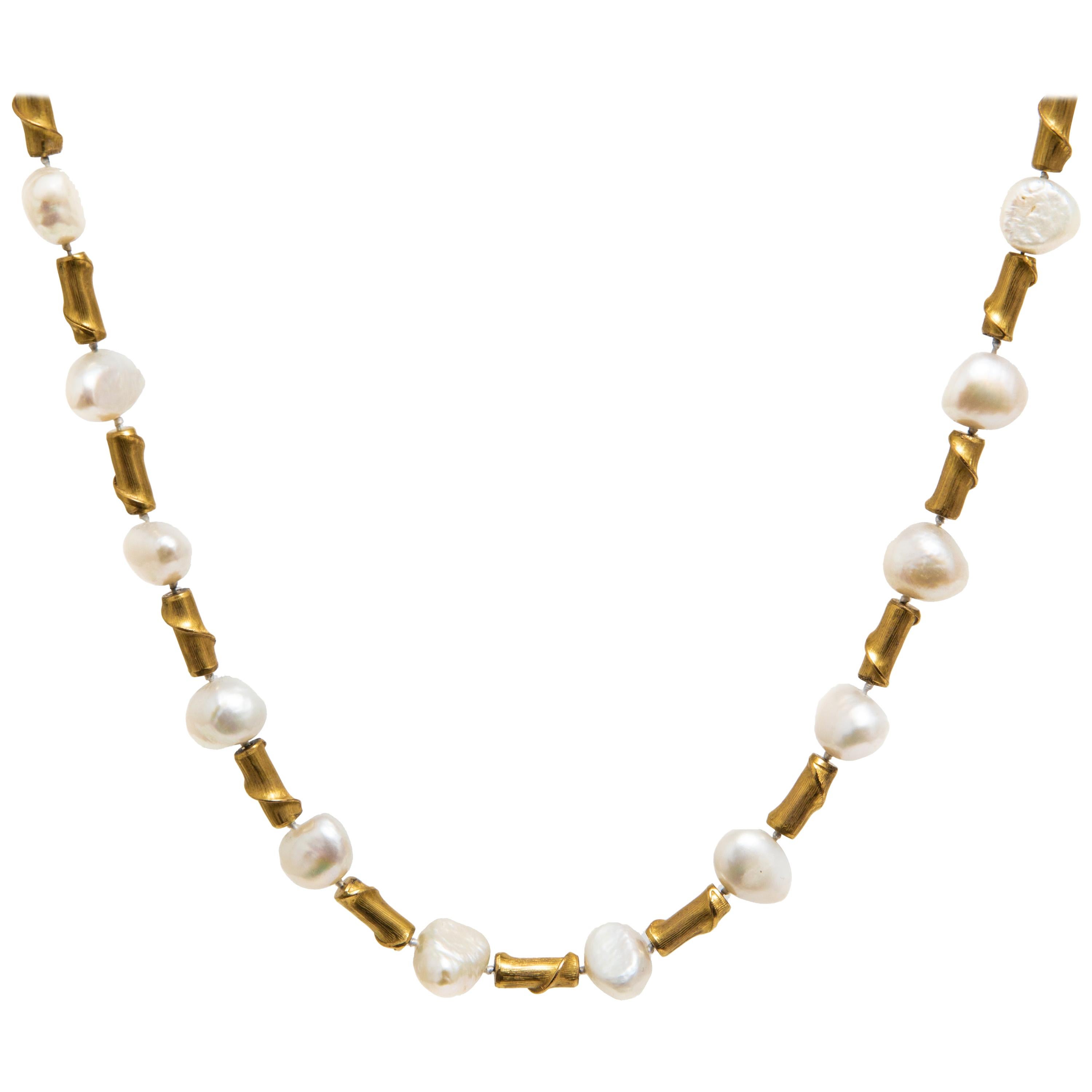 18 Karat Yellow Gold and Freshwater Pearl Necklace