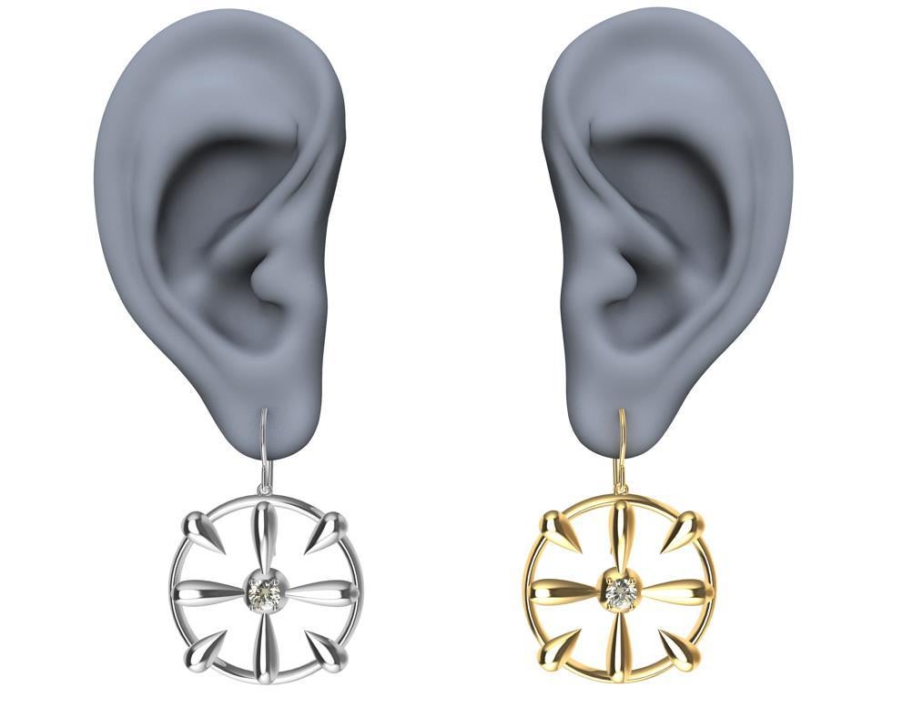 Le designer de Tiffany, Thomas Kurila, a créé ces boucles d'oreilles en or jaune 18 carats et diamants GIA. Le design de ces boucles d'oreilles est issu d'esquisses inspirées du travail du fer. Moins, c'est plus dans certains cas. En voici un.