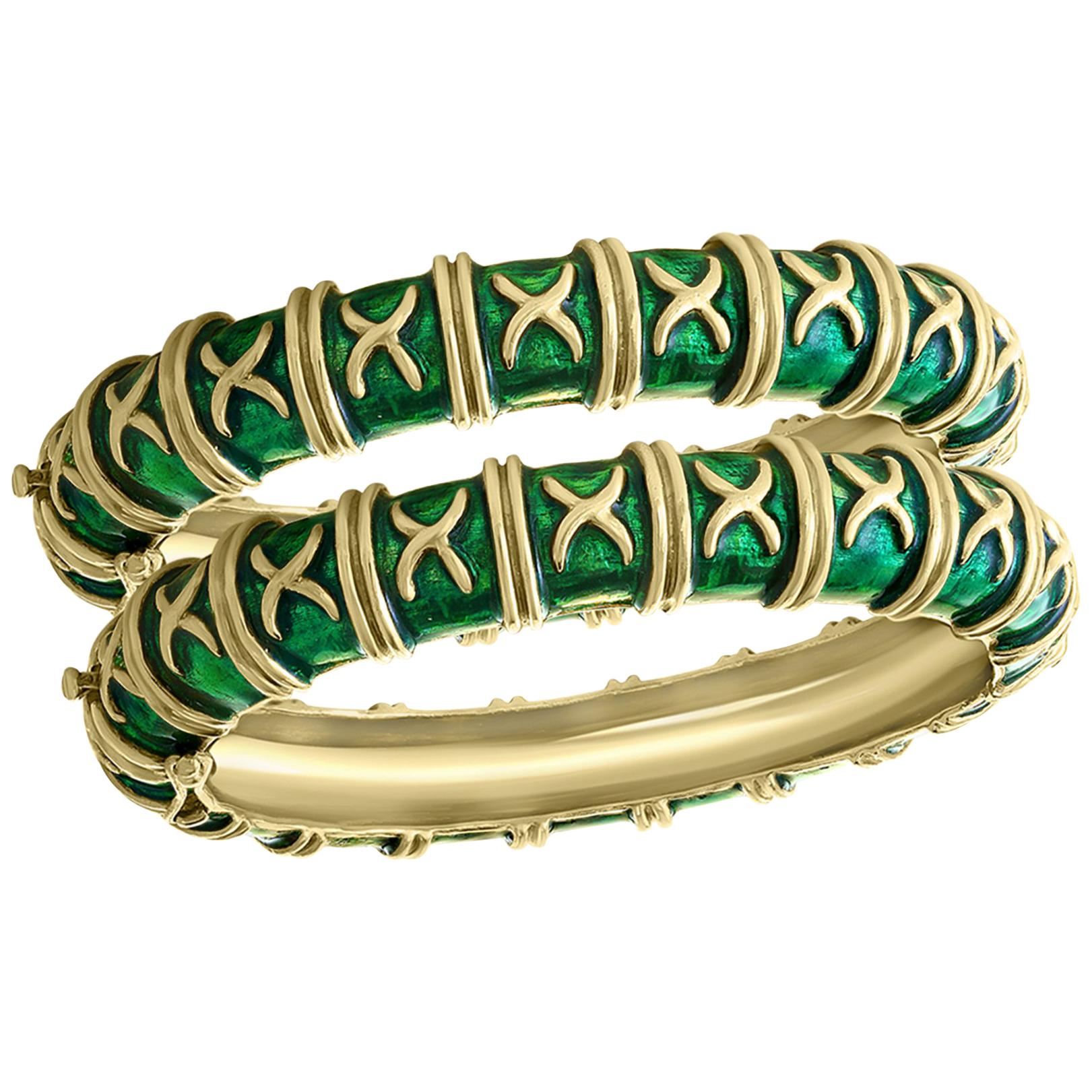 18 Karat Yellow Gold and Green Enamel Pair of Bangle / Bracelet, 129 Grams