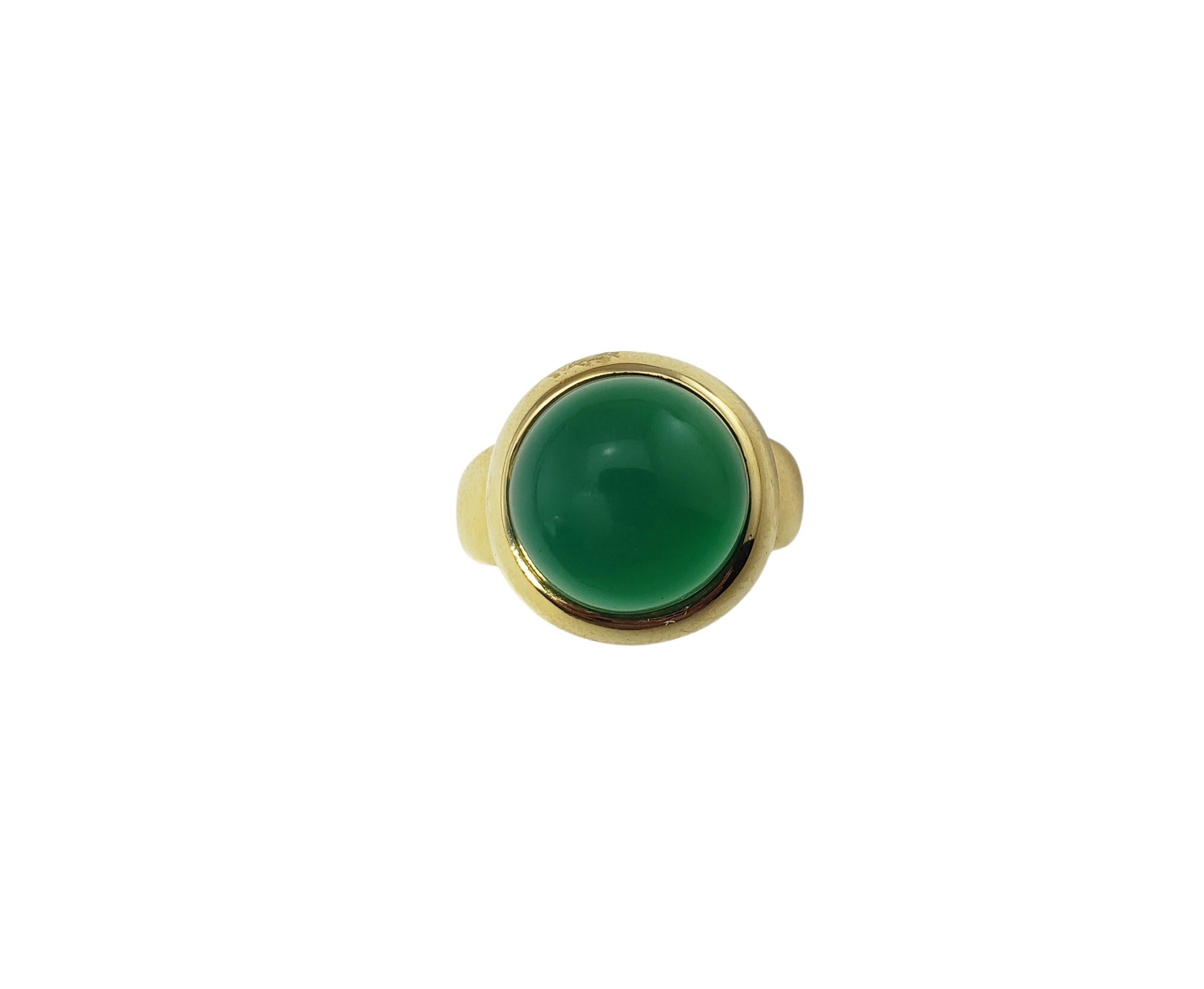 18 Karat Yellow Gold Green Onyx Ring Size 6.5

This elegant ring features one cabochon green onyx gemstone (12 mm) set in classic 18K yellow gold.

Width: 11 mm. Shank: 4 mm.

Ring Size: 6.5

Weight: 6.8 dwt. / 10.6 gr.

Stamped: 18K 750 ITALY

Very