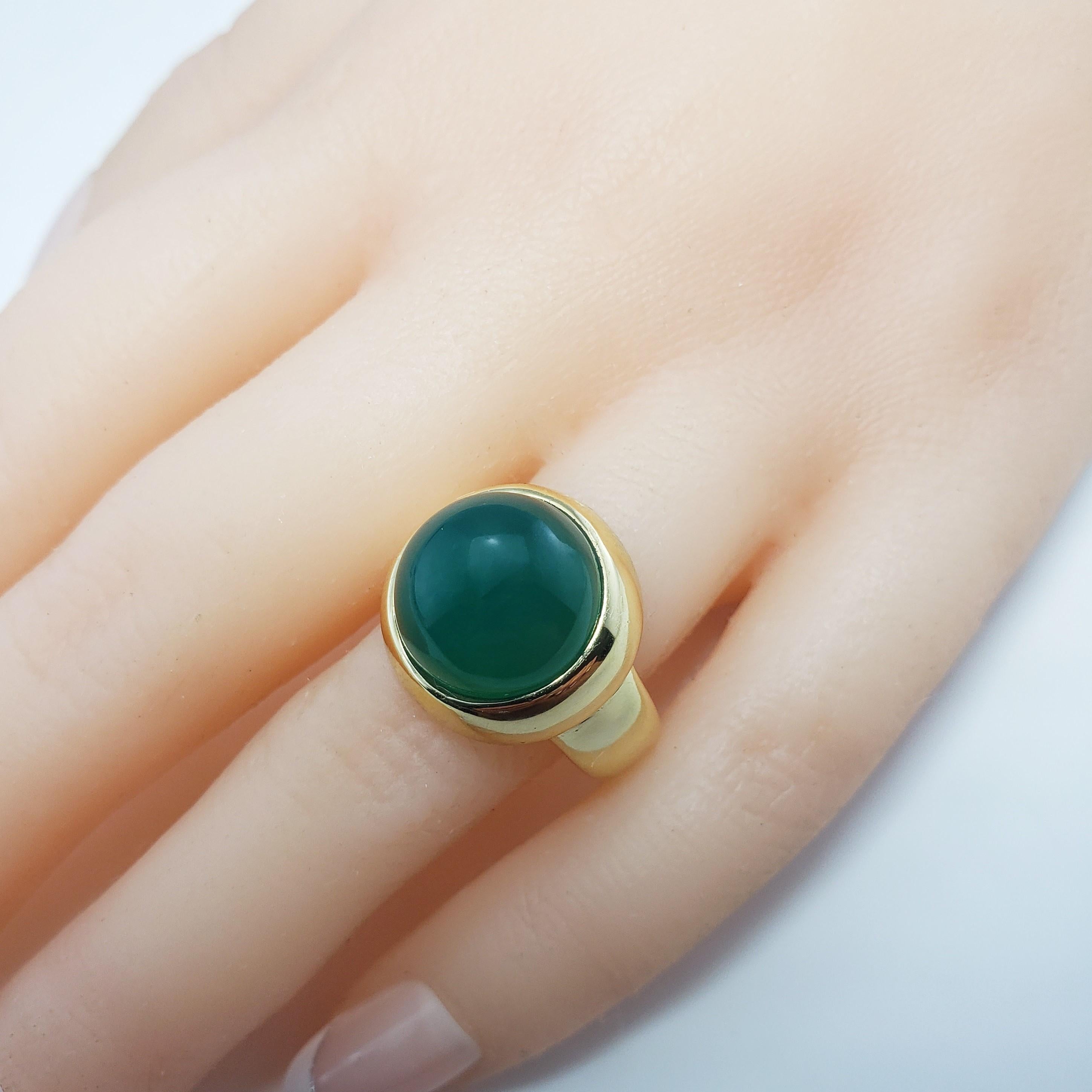 18 Karat Yellow Gold and Green Onyx Ring Size 6.5 For Sale 4