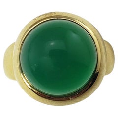 18 Karat Yellow Gold and Green Onyx Ring Size 6.5