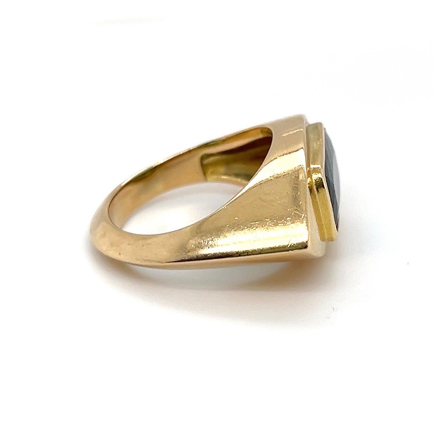 18 Karat Yellow Gold and Green Tourmaline Cocktail Ring In Good Condition In Zurich, CH