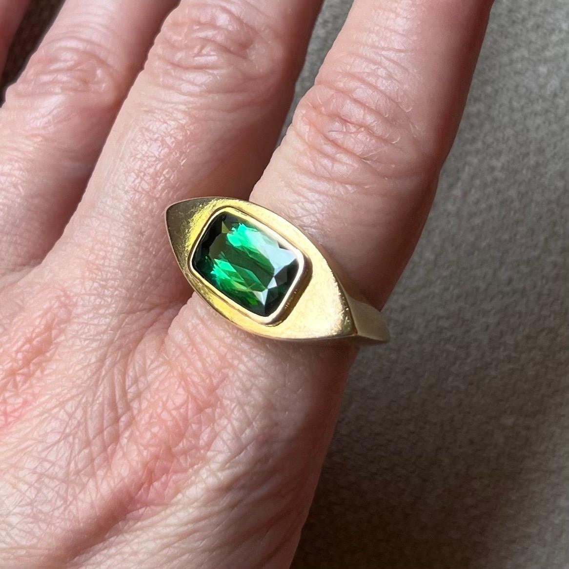 18 Karat Yellow Gold and Green Tourmaline Cocktail Ring 1