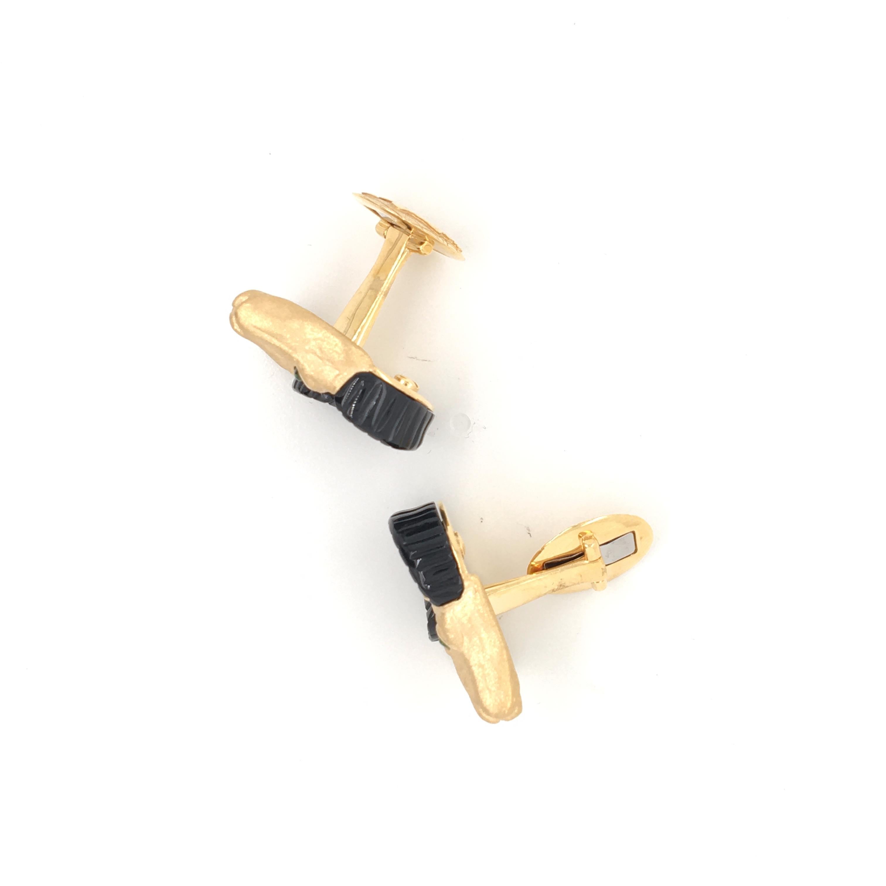 18 Karat Yellow Gold and Onix Aries Style Cufflinks Made in Italy with Box For Sale 2