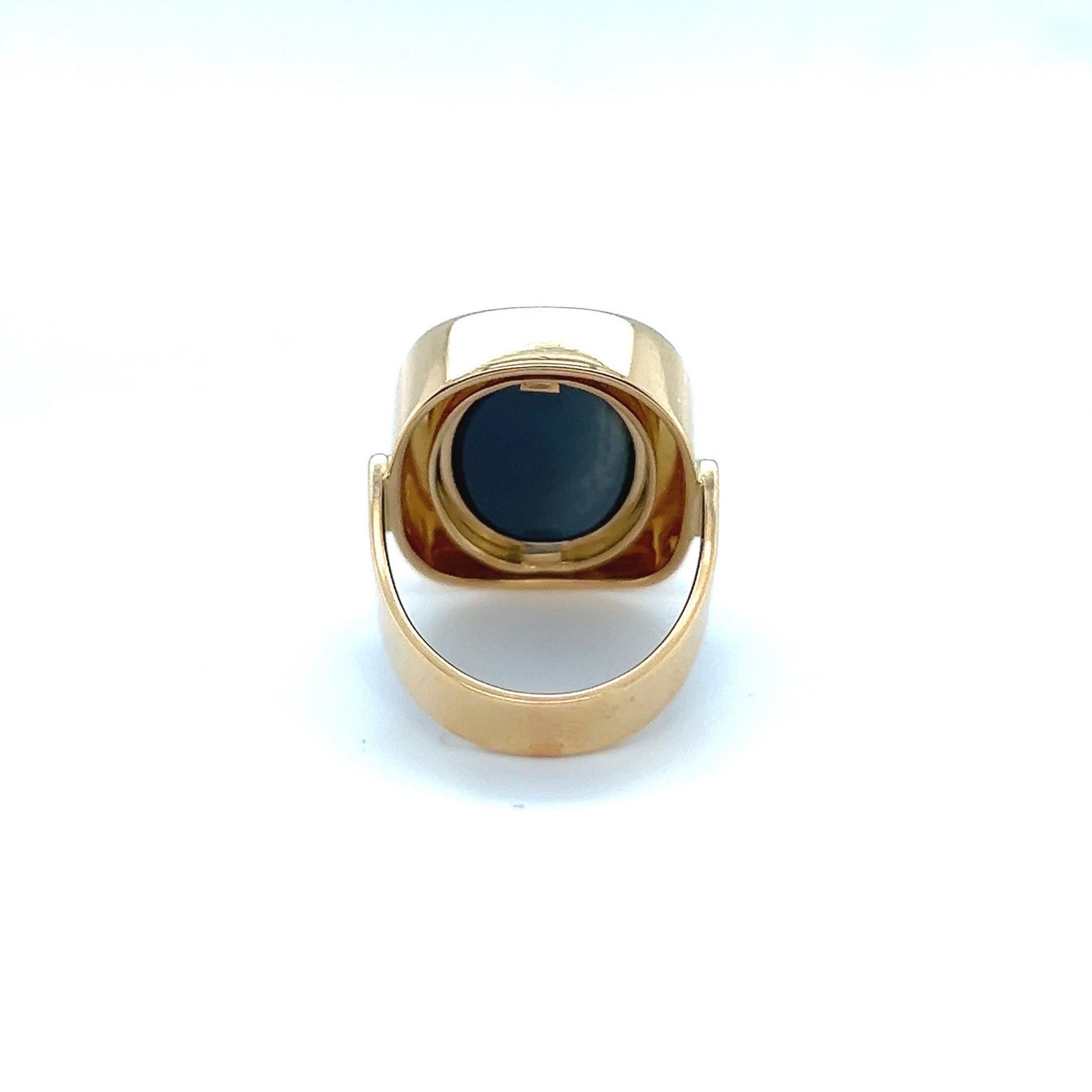 Women's or Men's 18 Karat Yellow Gold and Opal Cocktail Ring, 1970s