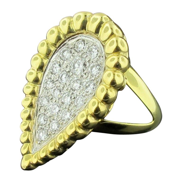 Bague en or jaune 18 carats et diamants en forme de poire pavés en vente