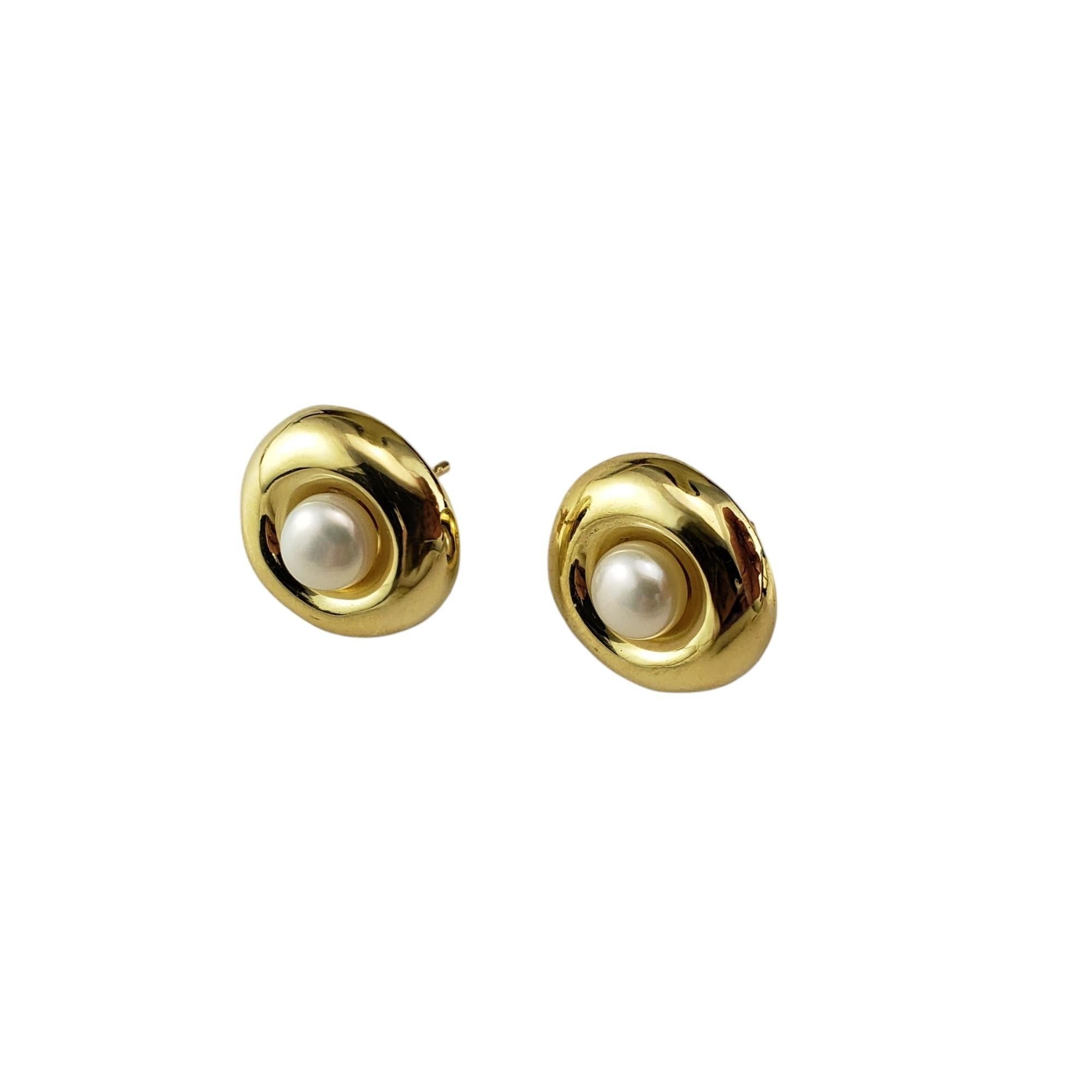 18 Karat Yellow Gold and Pearl Button Earrings #17107 In Good Condition For Sale In Washington Depot, CT