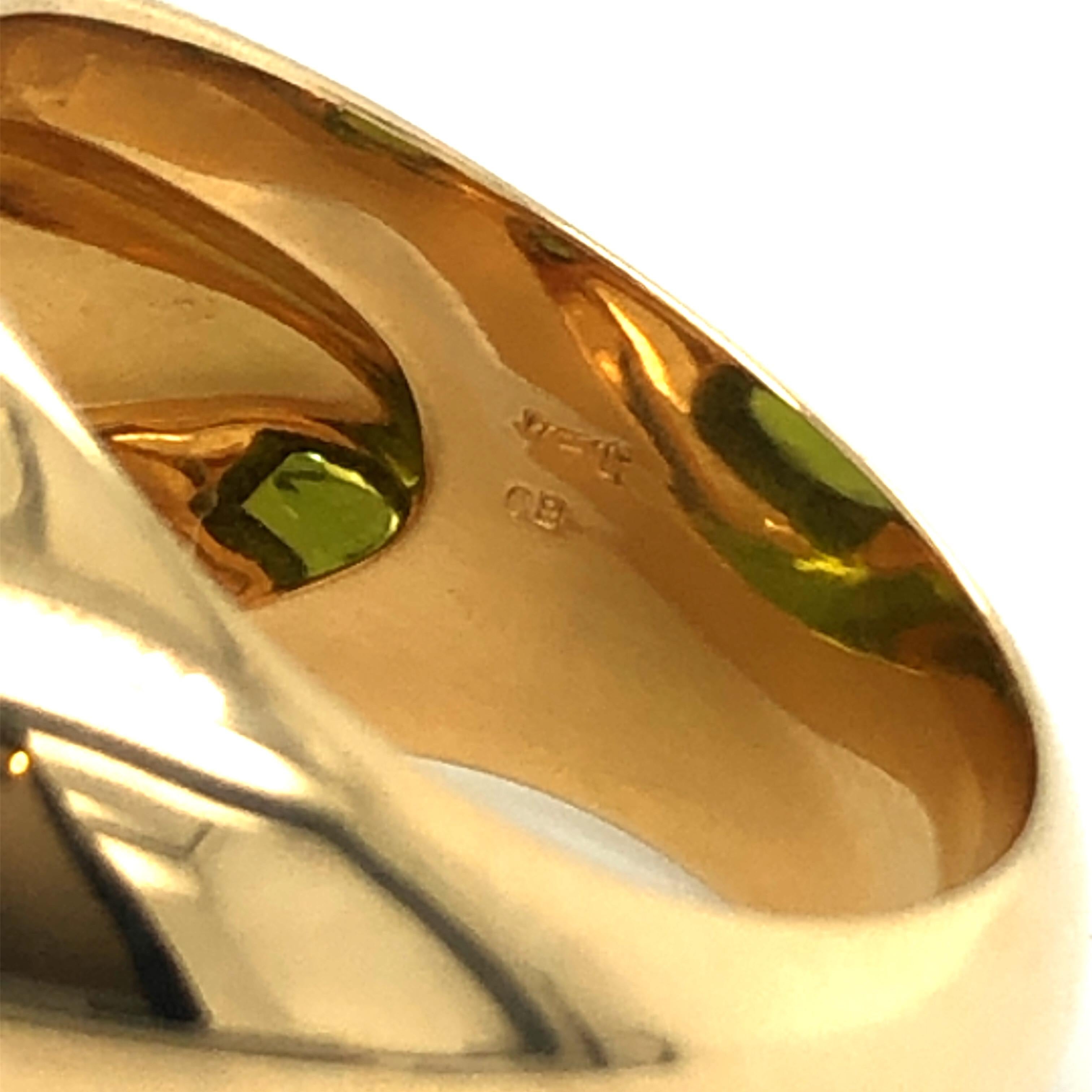 Contemporary 18 Karat Yellow Gold and Peridot Signet Ring by Bucherer