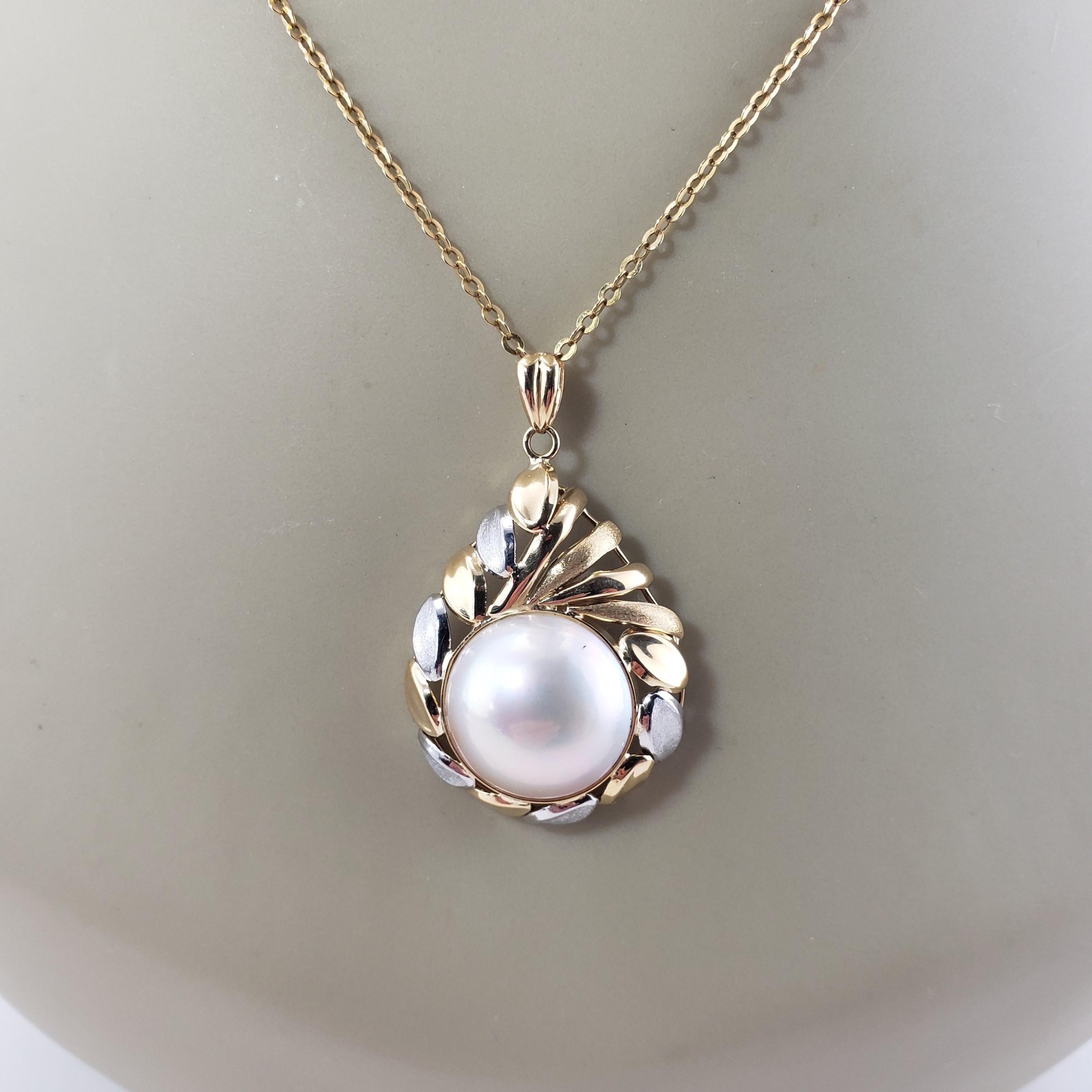 18 Karat Yellow Gold and Platinum Pearl Pendant For Sale 3