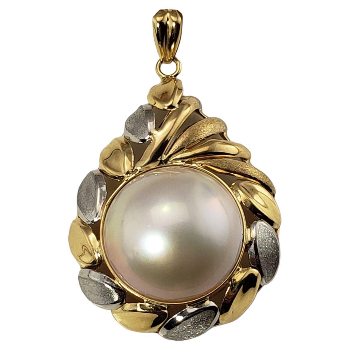 18 Karat Yellow Gold and Platinum Pearl Pendant For Sale