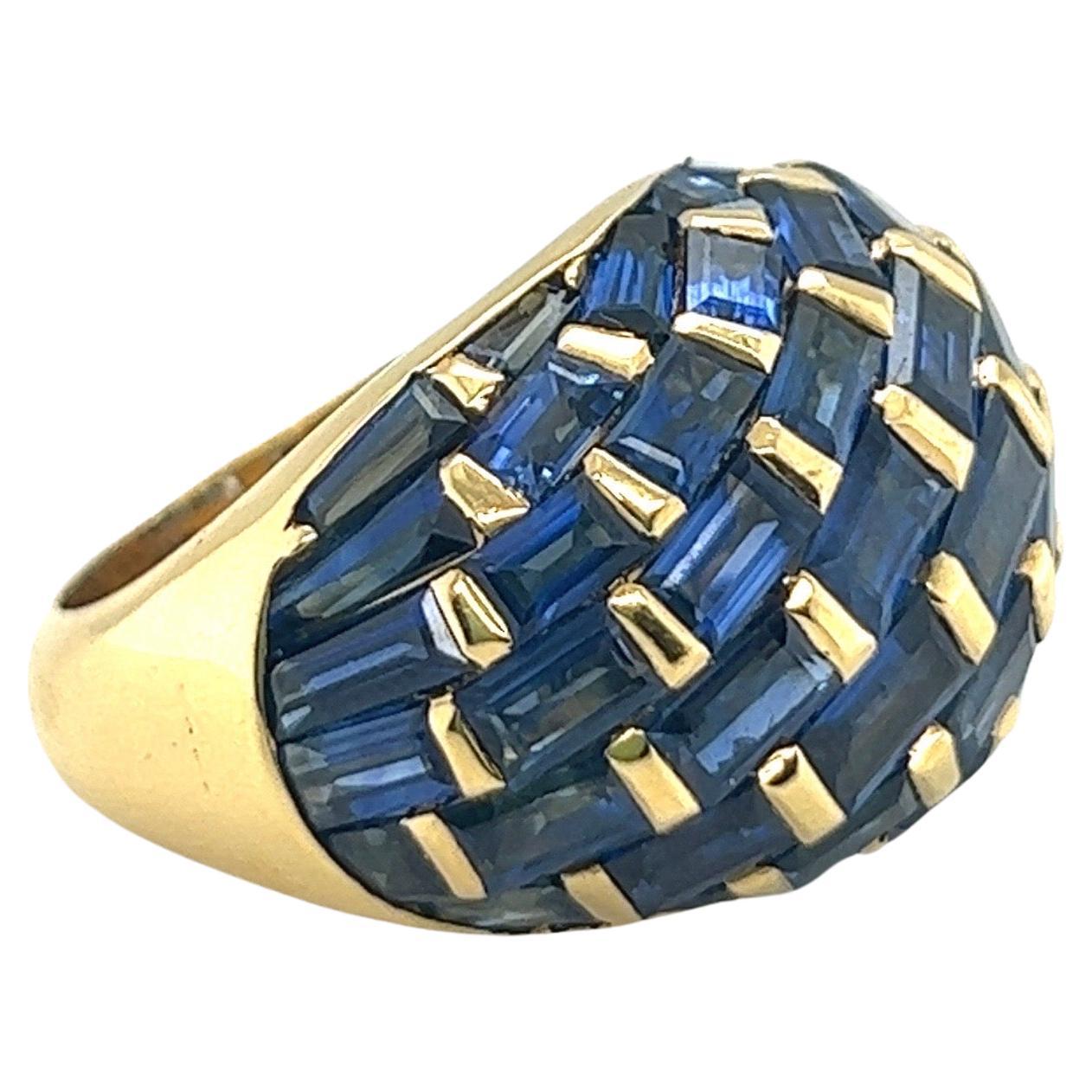 18 Karat Yellow Gold and Sapphire Cocktail Ring, circa 1970s For Sale