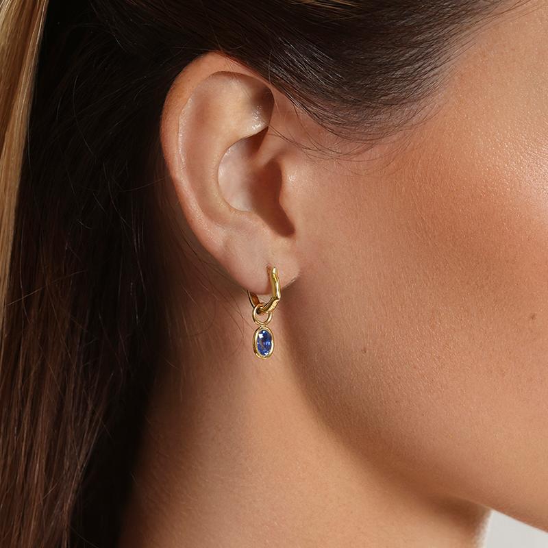 Contemporary 18 Karat Yellow Gold and Sapphires Mini Hoop Earrings For Sale