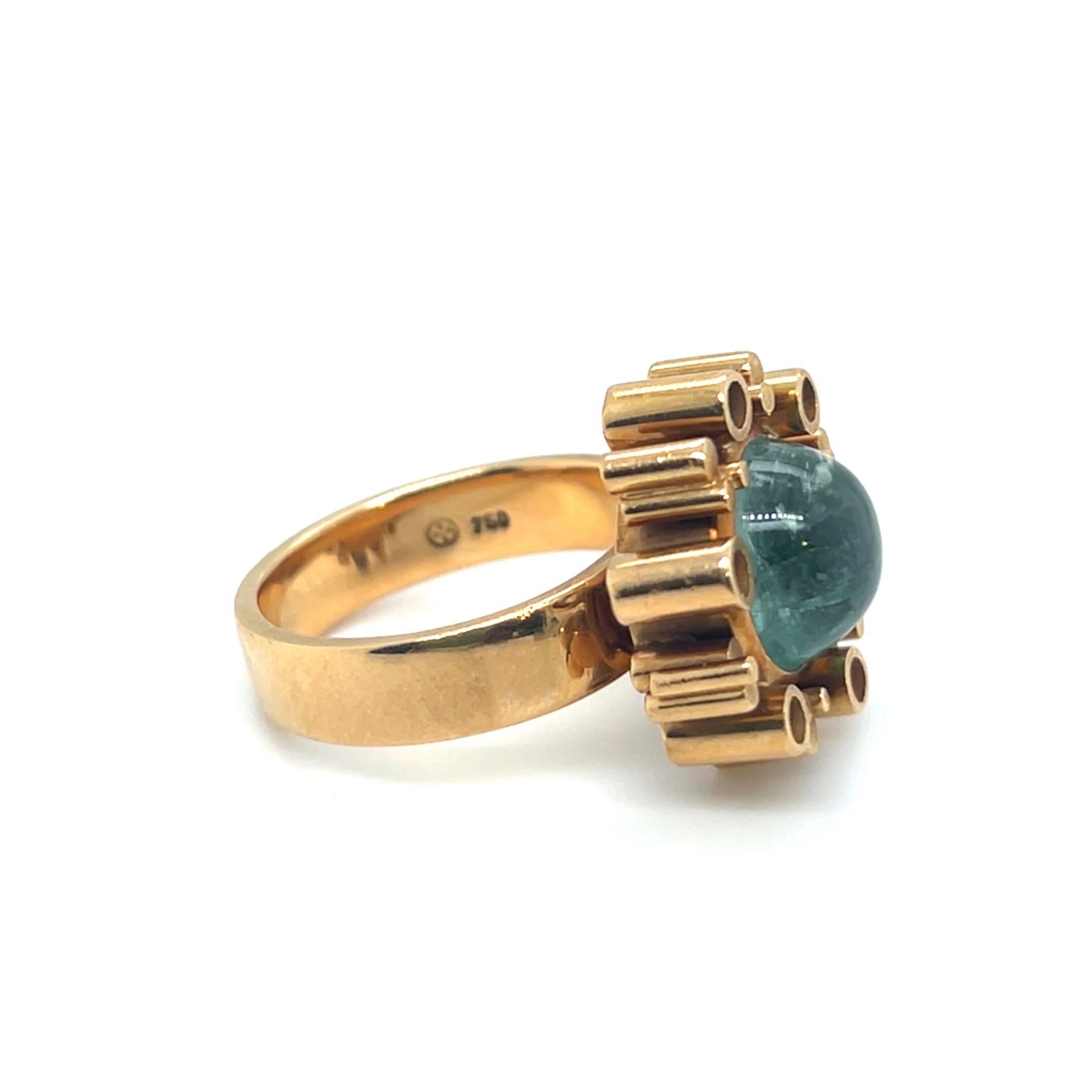 Anillo de cóctel modernista de oro amarillo de 18 quilates y turmalina, años 70 Cabujón