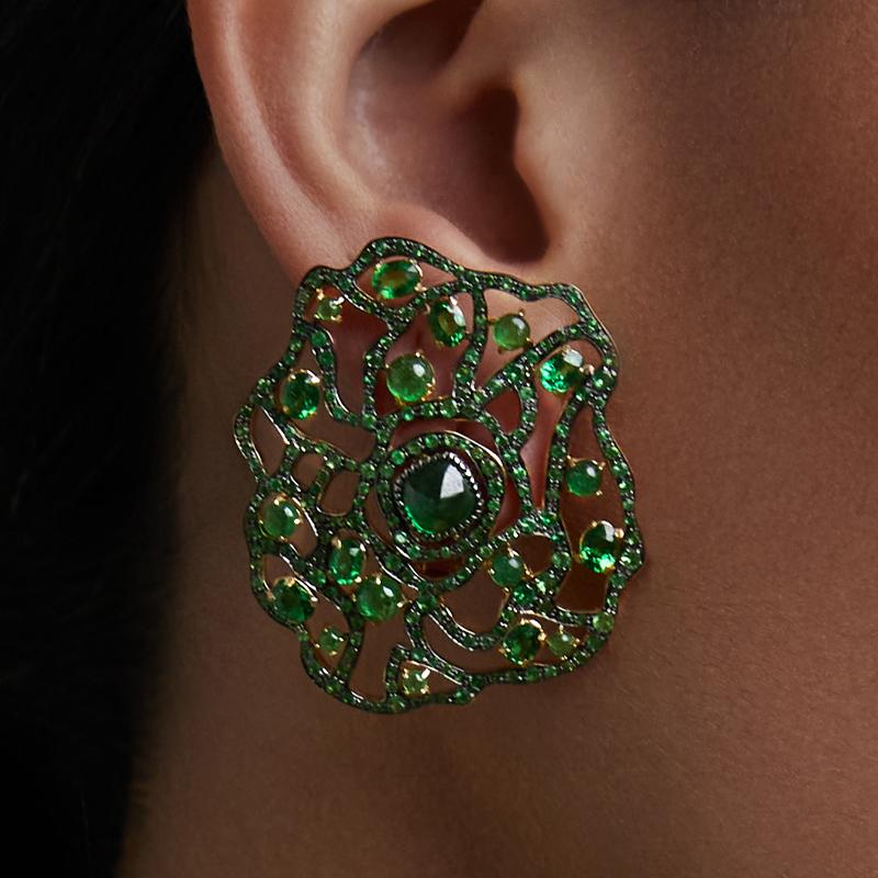 Contemporary 18 Karat Yellow Gold and Tsavorites Earclips For Sale
