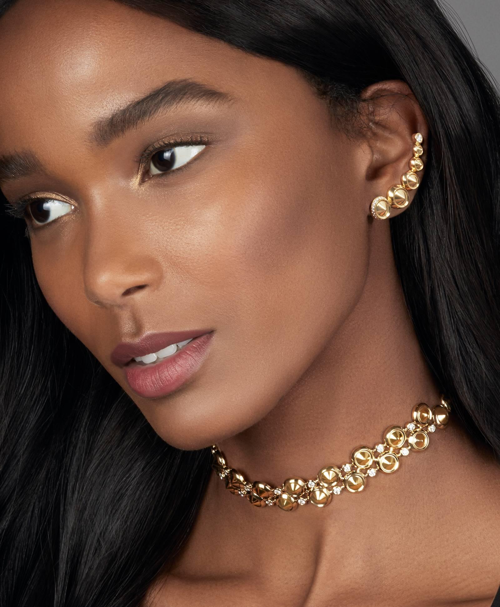Strikingly feminine and elegant, the Sahara collection from VANLELES is crafted entirely from fair trade gold and ethically sourced diamonds. Inspired by rooftop nights under the Sahara sky, this collection draws its unique design from traditional