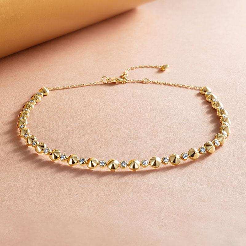 Round Cut 18 Karat Yellow Gold and White Diamonds Choker Necklace For Sale