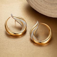 18 Karat Yellow Gold and White Diamonds Earrings