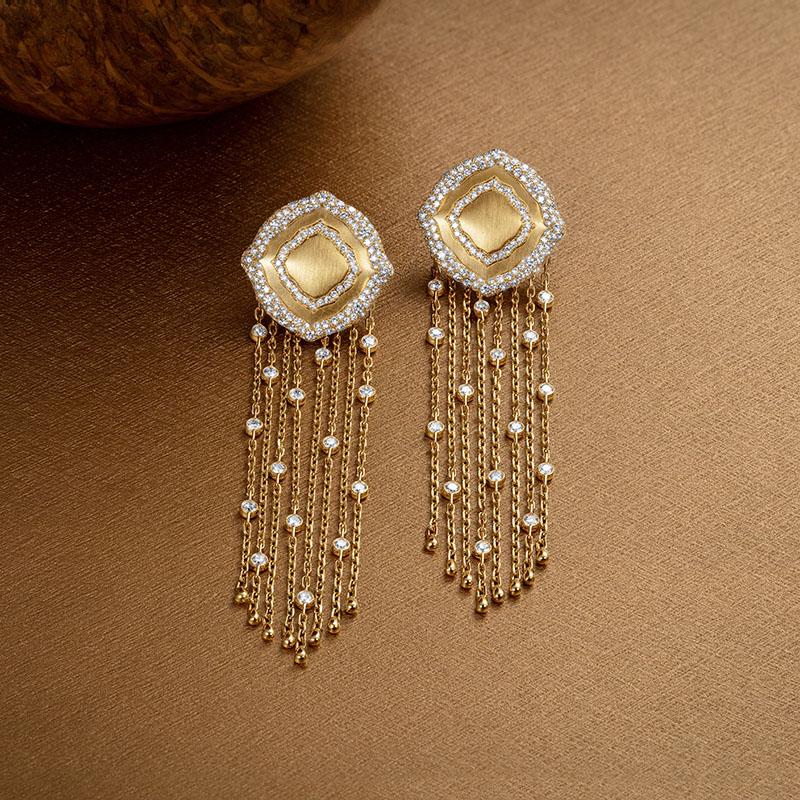 Round Cut 18 Karat Yellow Gold and White Diamonds Fringe Earrings For Sale