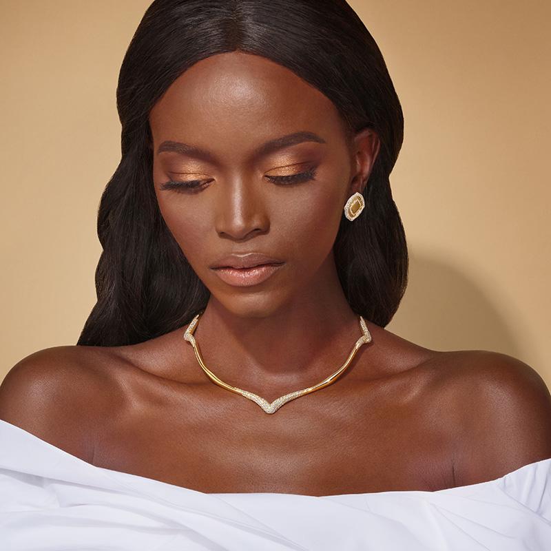 Collier en or jaune 18 carats et diamants blancs Pour femmes en vente