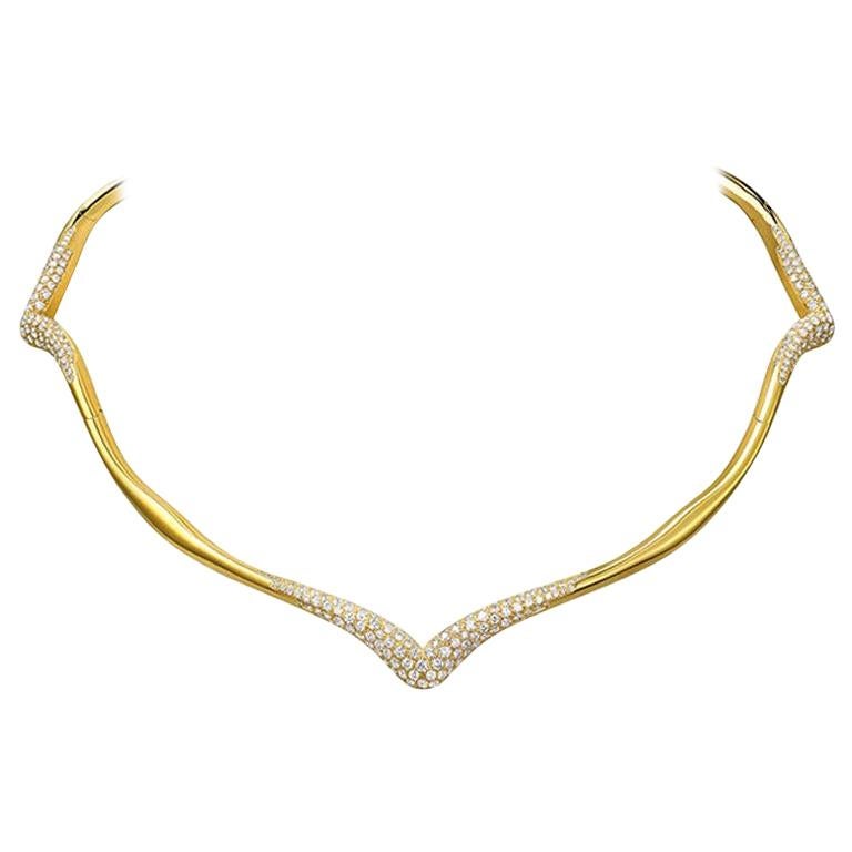 18 Karat Yellow Gold and White Diamonds Necklace For Sale