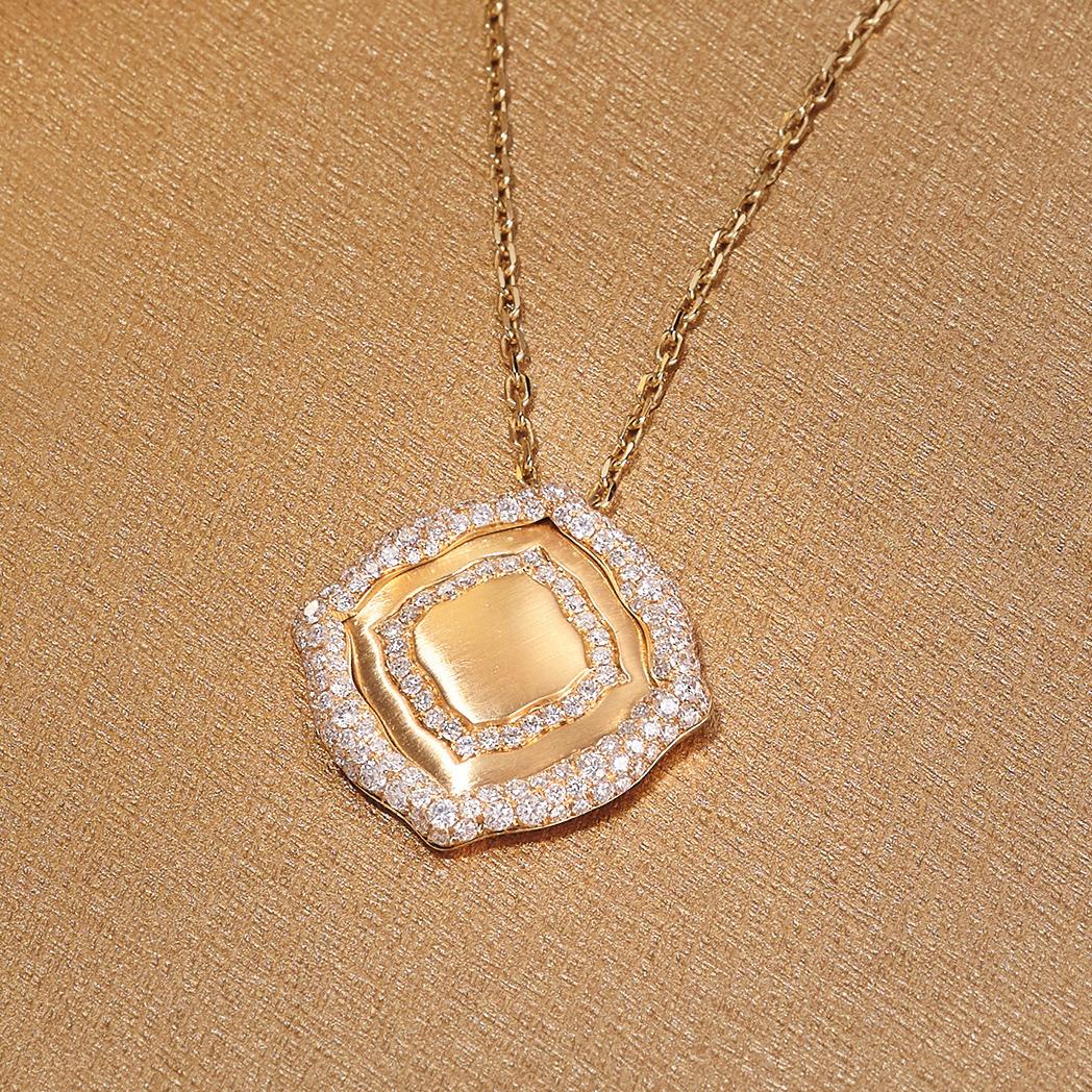 18 Karat Yellow Gold and White Diamonds Pendant In New Condition In Mayfair, London, GB
