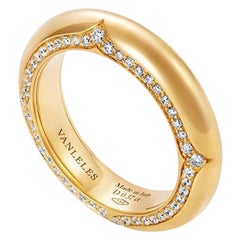 18 Karat Yellow Gold and White Diamonds Ring