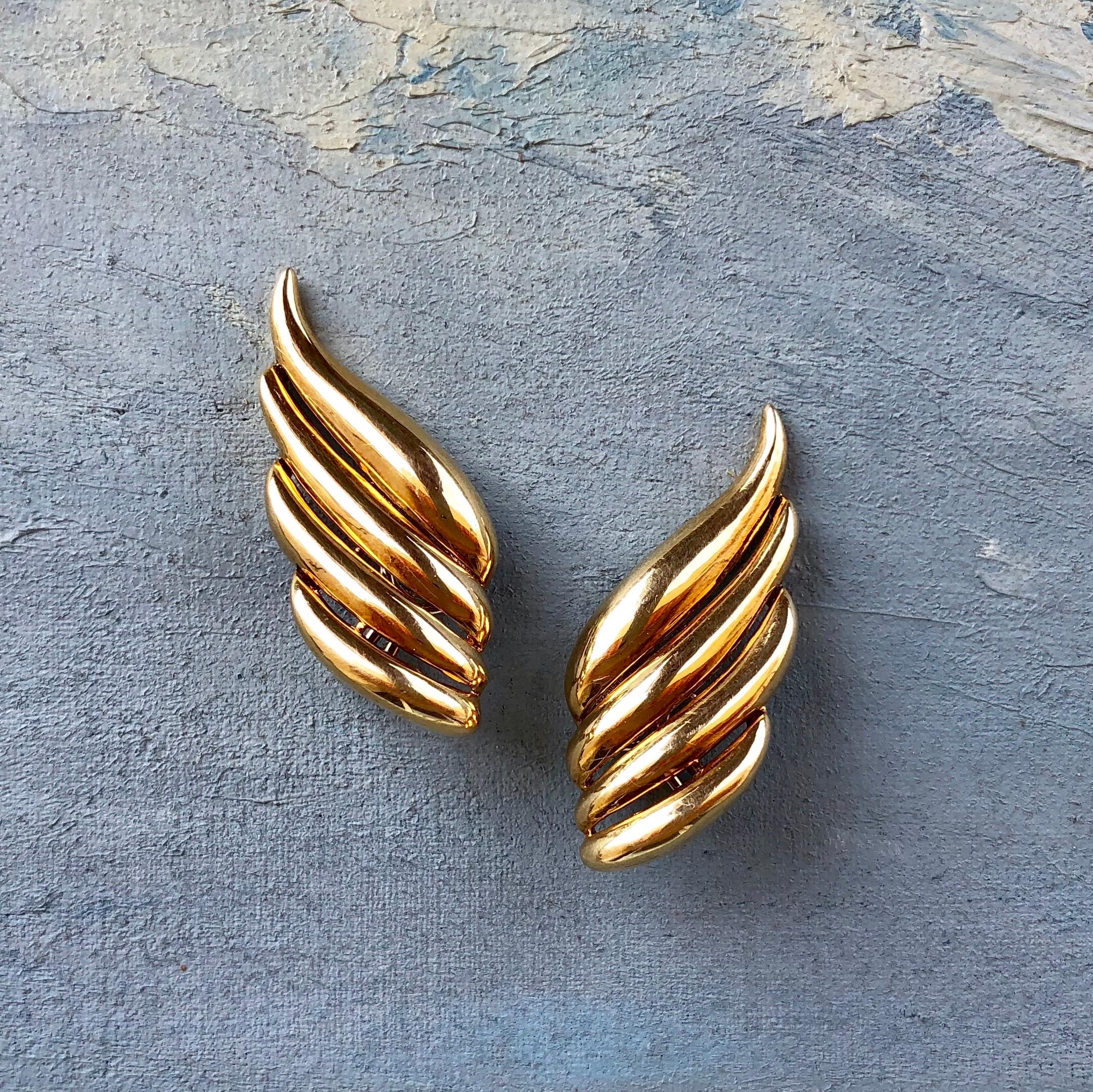 Contemporary 18 Karat Yellow Gold Angel Wings Ear Clips