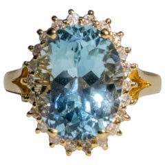 18 Karat Yellow Gold Aquamarine and Diamond Fashion Ring