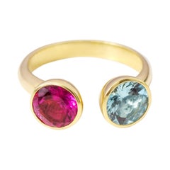 18 Karat Yellow Gold Aquamarine and Tourmaline Solitaire Ring