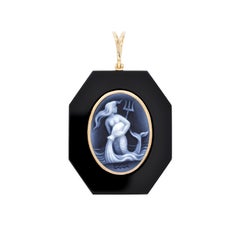 Aquarius Zodiac Agate Cameo Black Onyx Gold Pendant Necklace