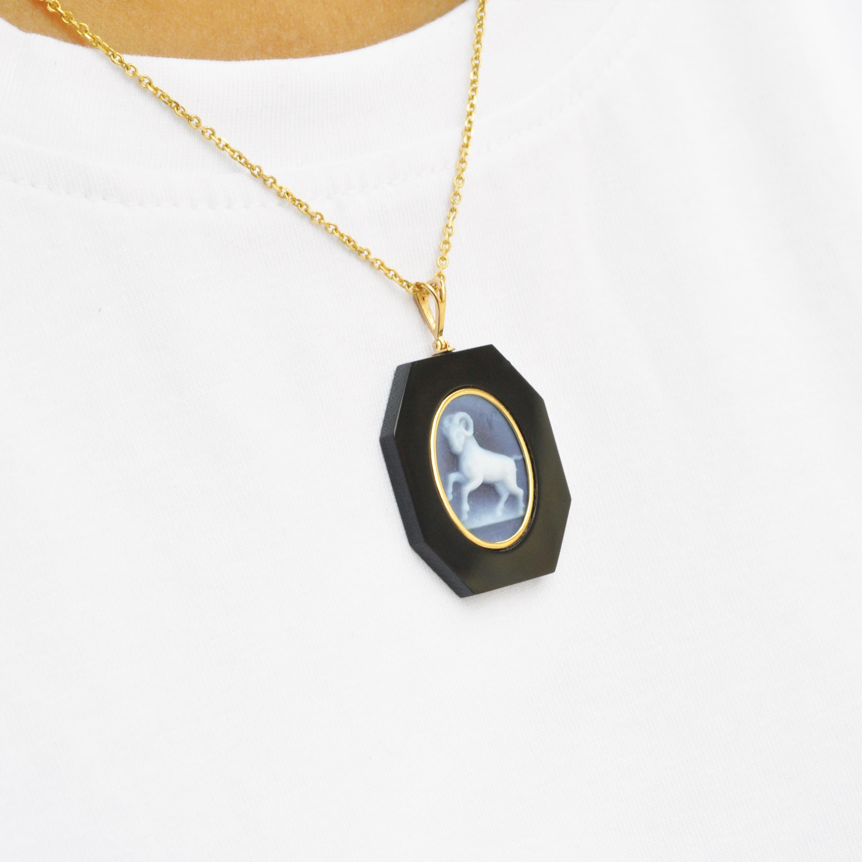 18 Karat Yellow Gold Aries Zodiac Agate Cameo Black Onyx Pendant Necklace For Sale 7
