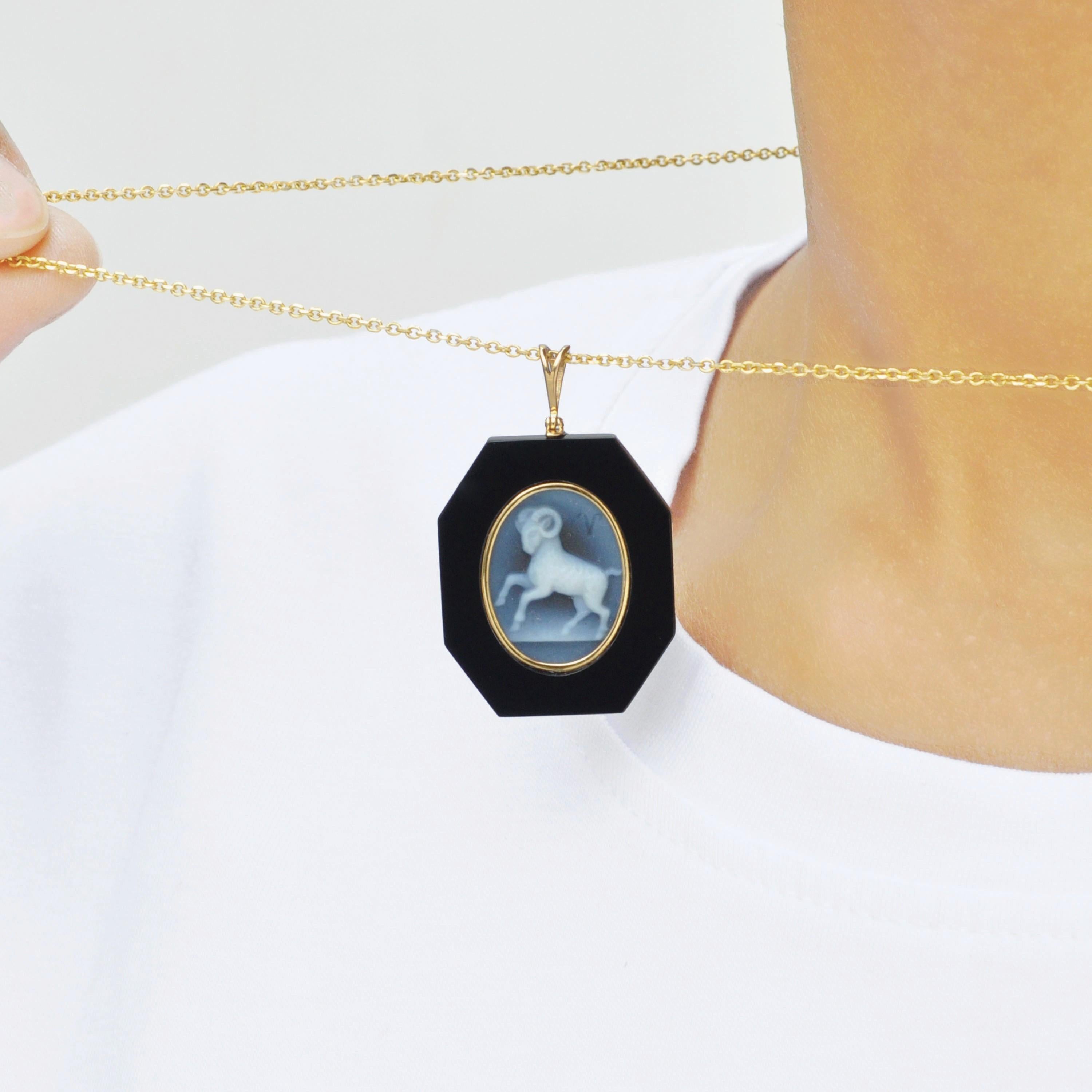 Mixed Cut 18 Karat Yellow Gold Aries Zodiac Agate Cameo Black Onyx Pendant Necklace For Sale