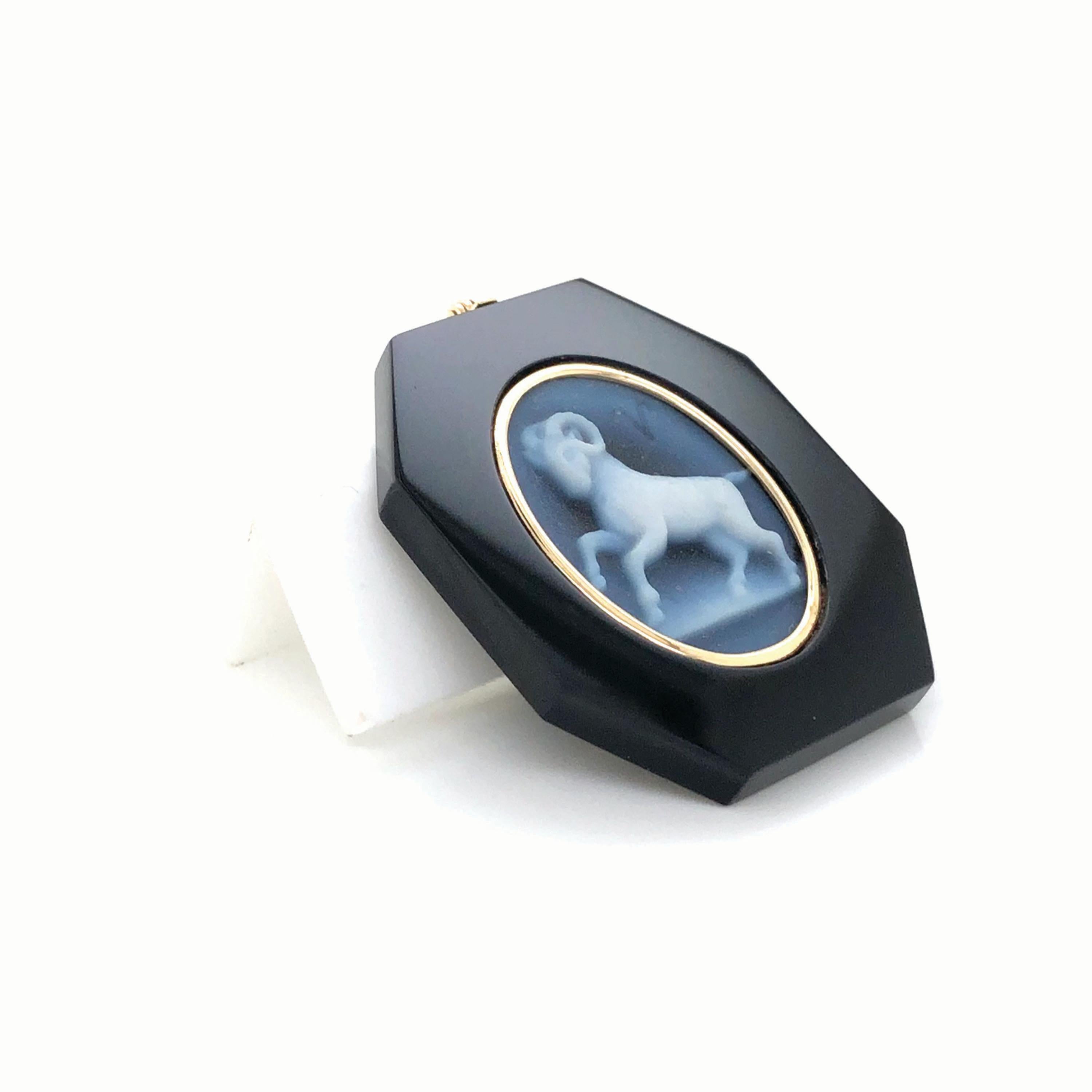 18 Karat Yellow Gold Aries Zodiac Agate Cameo Black Onyx Pendant Necklace For Sale 3