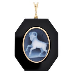 18 Karat Yellow Gold Aries Zodiac Agate Cameo Black Onyx Pendant Necklace