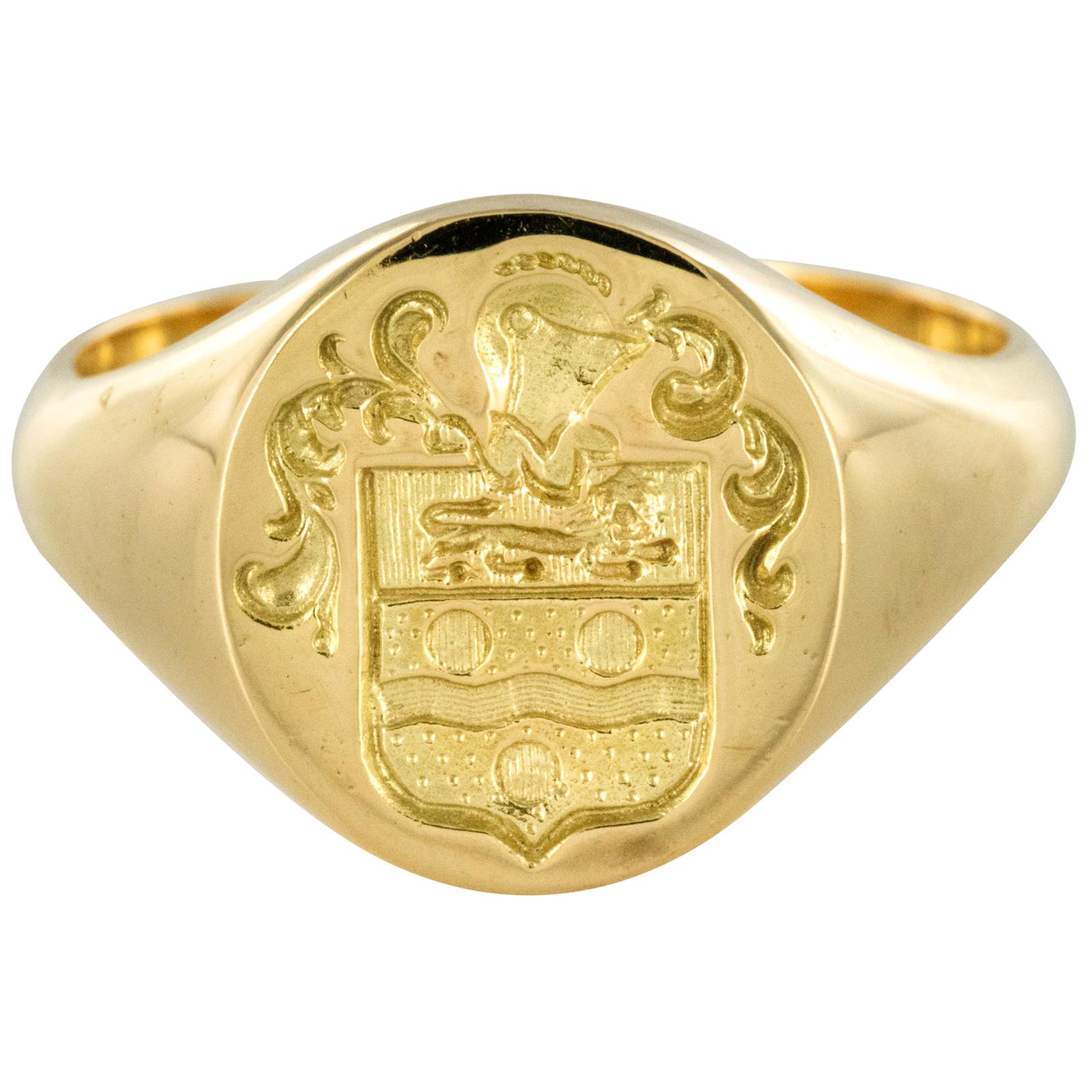 18 Karat Yellow Gold Armorial Bearings Unisex Modern Signet Ring