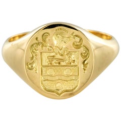 18 Karat Yellow Gold Armorial Bearings Unisex Modern Signet Ring