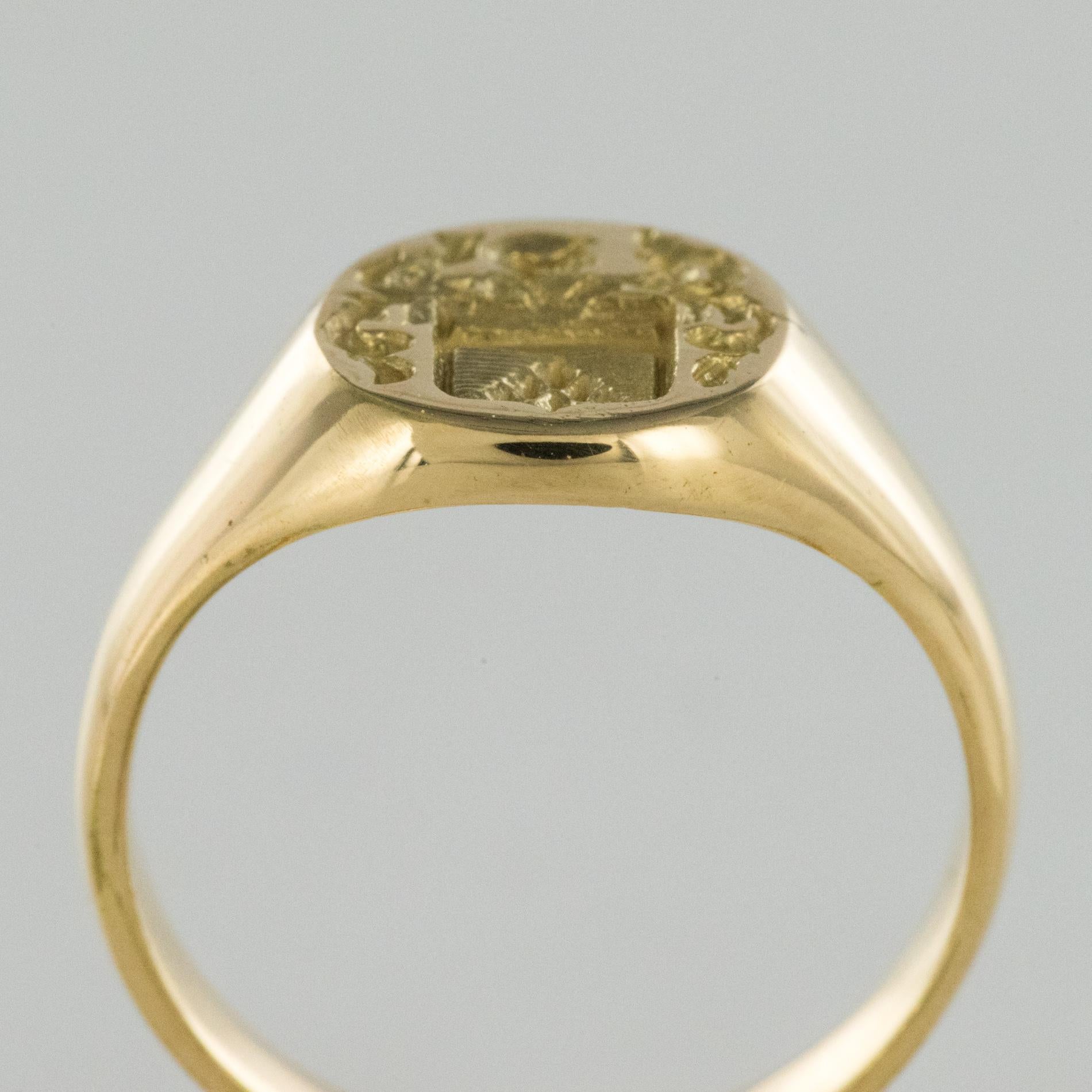 18 Karat Yellow Gold Armorial Bearings Women Signet Ring 1