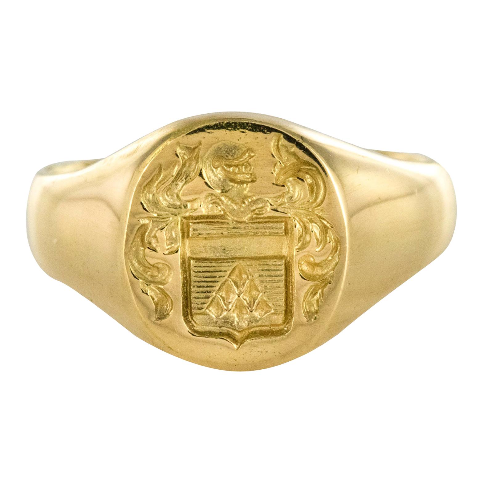 18 Karat Yellow Gold Armorial Bearings Women Signet Ring