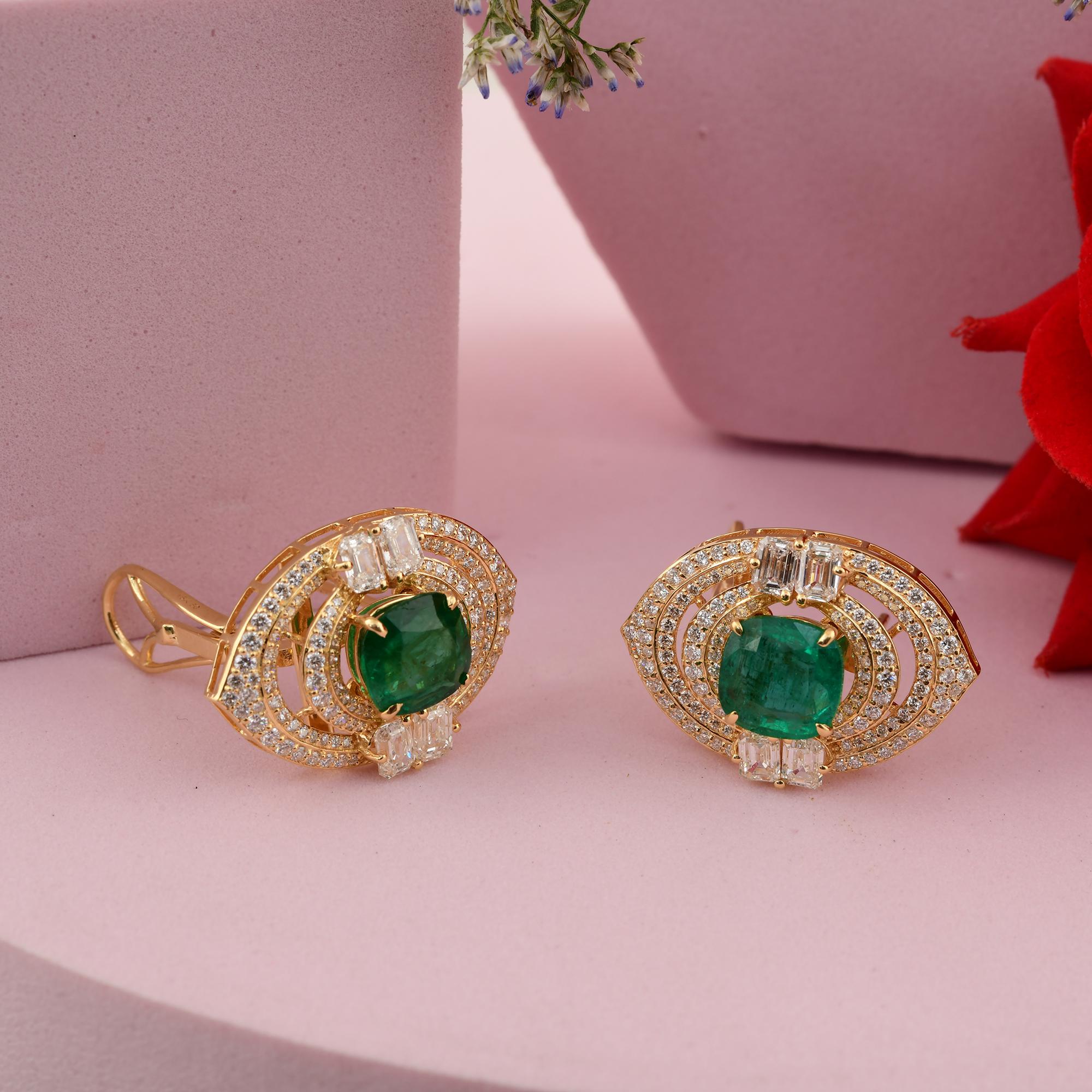 Boucles d'oreilles en or jaune 18 carats Art Deco 8.02Tcw Zambian Emerald Diamonds Stud Ears en vente 2