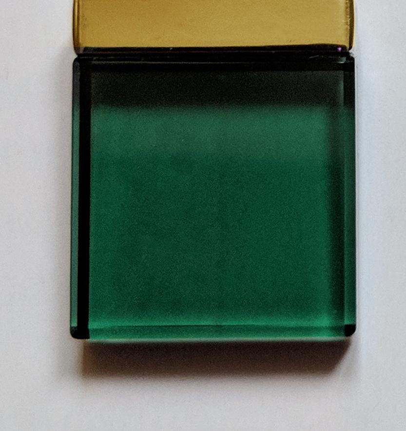 Boucles d'oreilles artisanales en or jaune 18 carats avec quartz vert Neuf - En vente à Berlin, DE