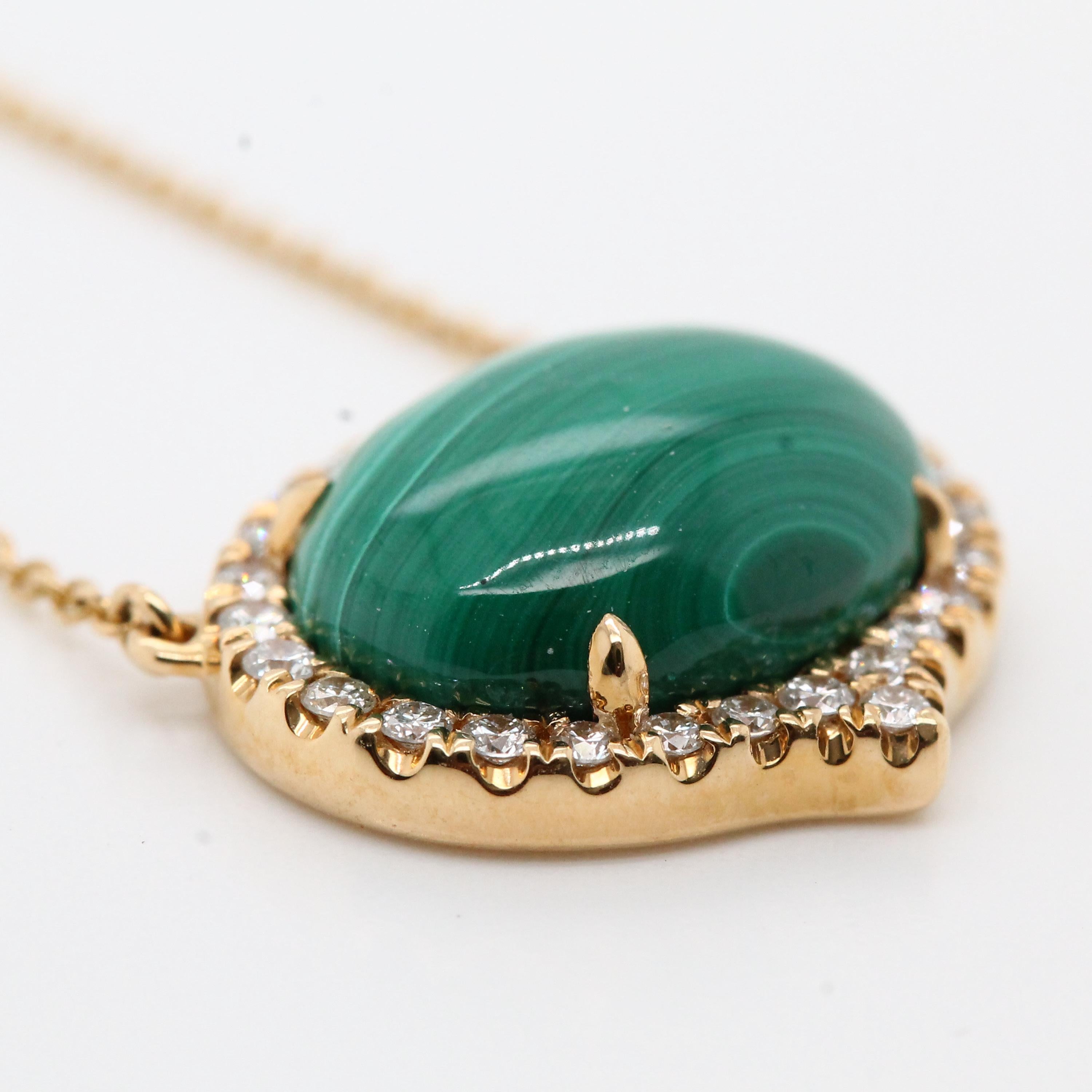 18 Karat Yellow Gold Art Deco Style Oval Necklace with Malachite & Diamonds For Sale 3