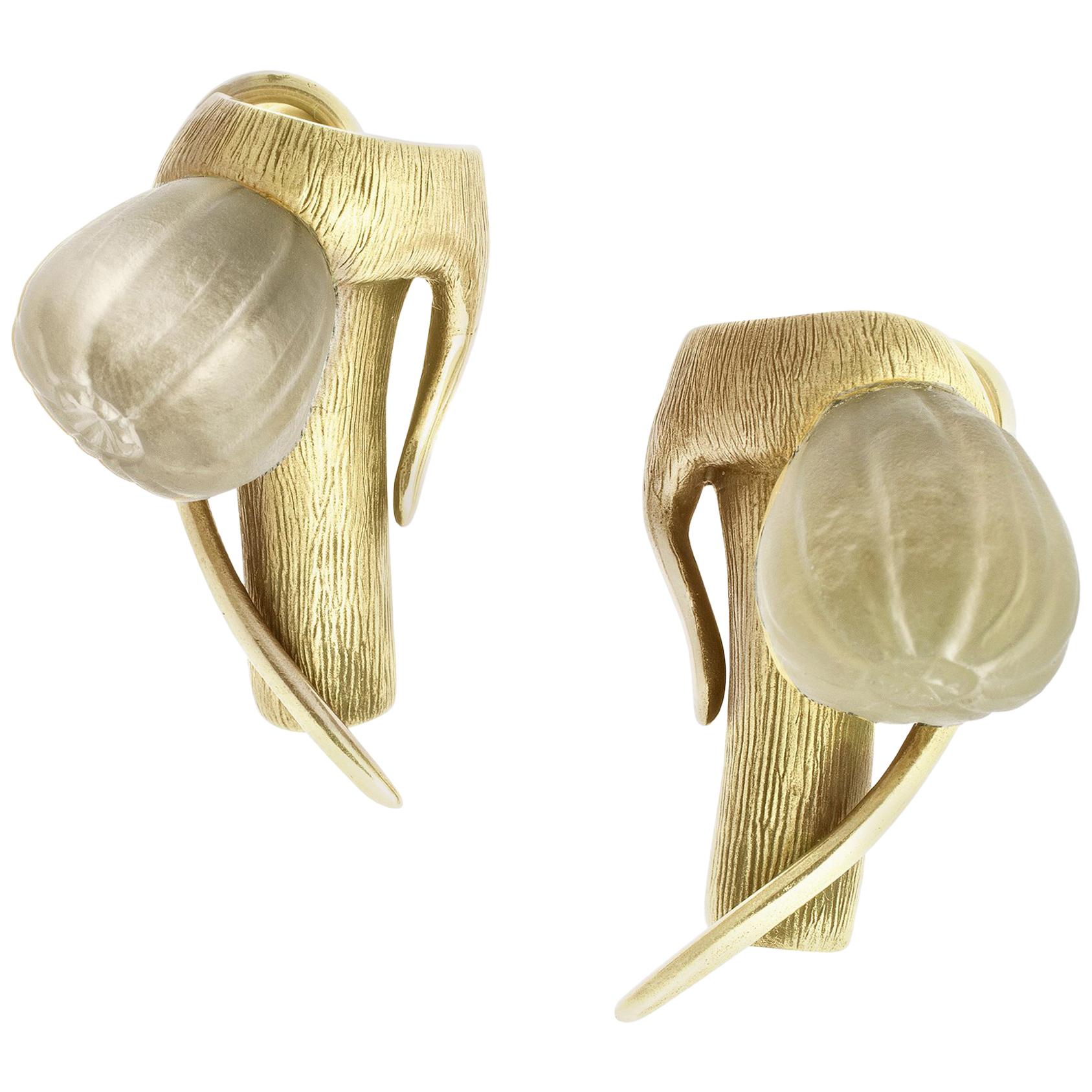 Boucles d'oreilles en forme de figue en or jaune 14 carats style Art nouveau conçues par l'artiste en vente