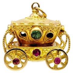 Pendentif ou breloque en or jaune 18 carats en forme de chariot roulant 3d avec plusieurs pierres précieuses