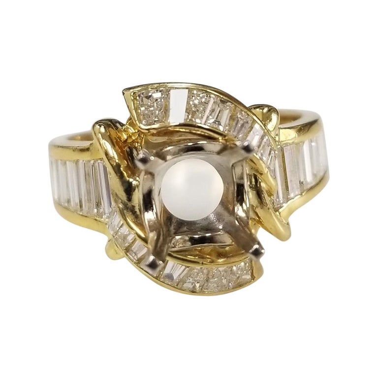 18 karat yellow gold baguette channel set ring For Sale at 1stDibs