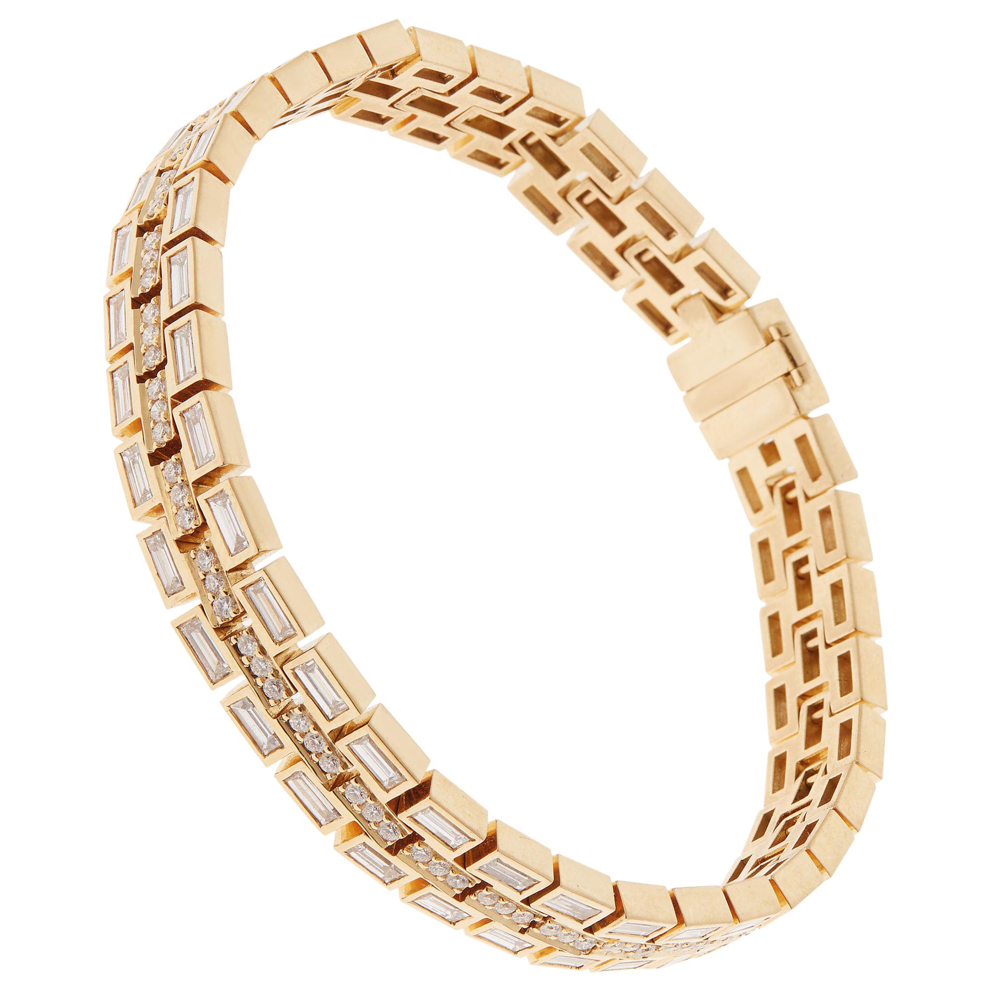 18 Karat Yellow Gold Baguette Dream Bracelet For Sale