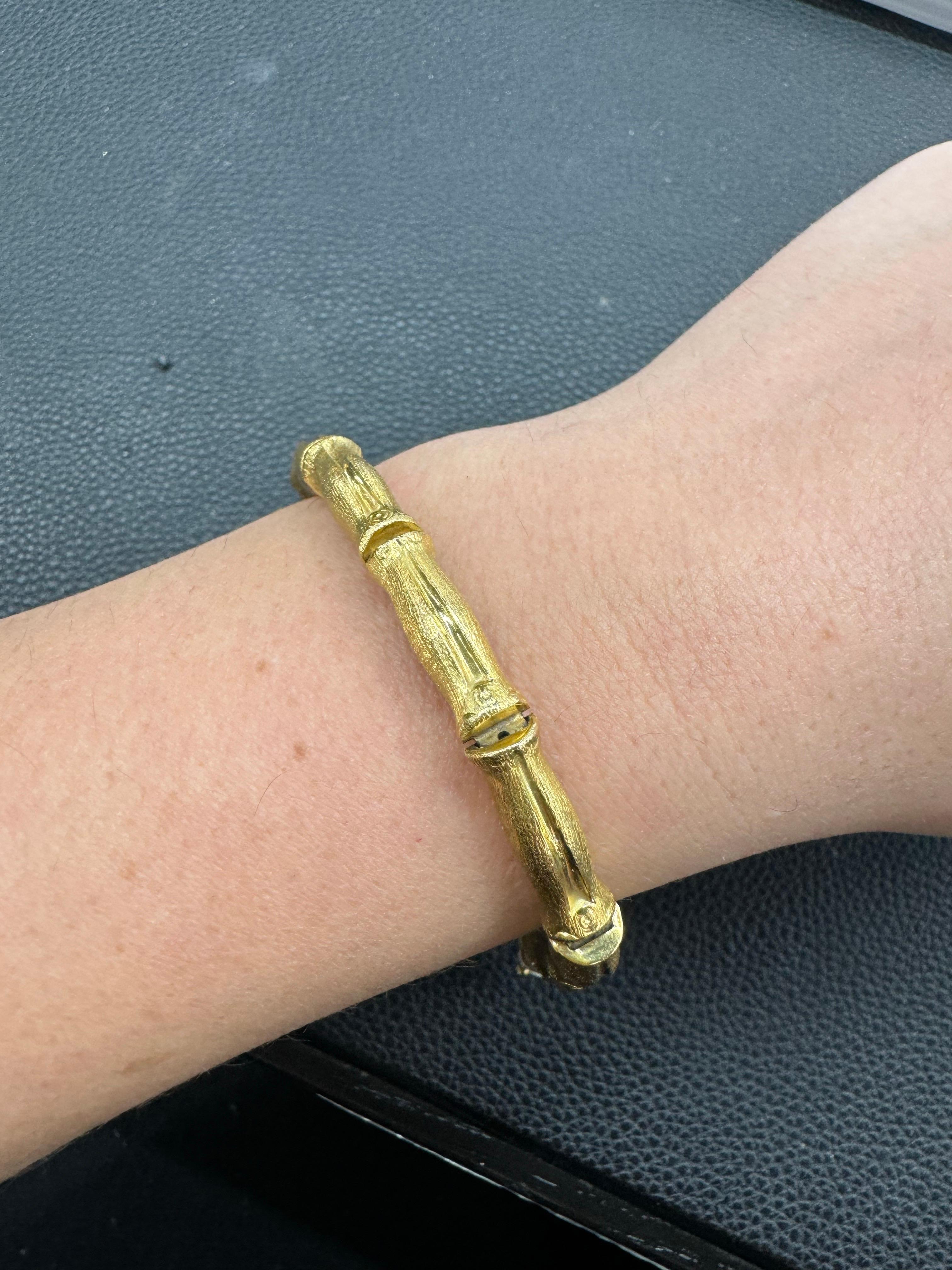 18 Karat Yellow Gold Bamboo Motif Brushed Finished Link Bracelet 17.3 Grams In Excellent Condition For Sale In New York, NY
