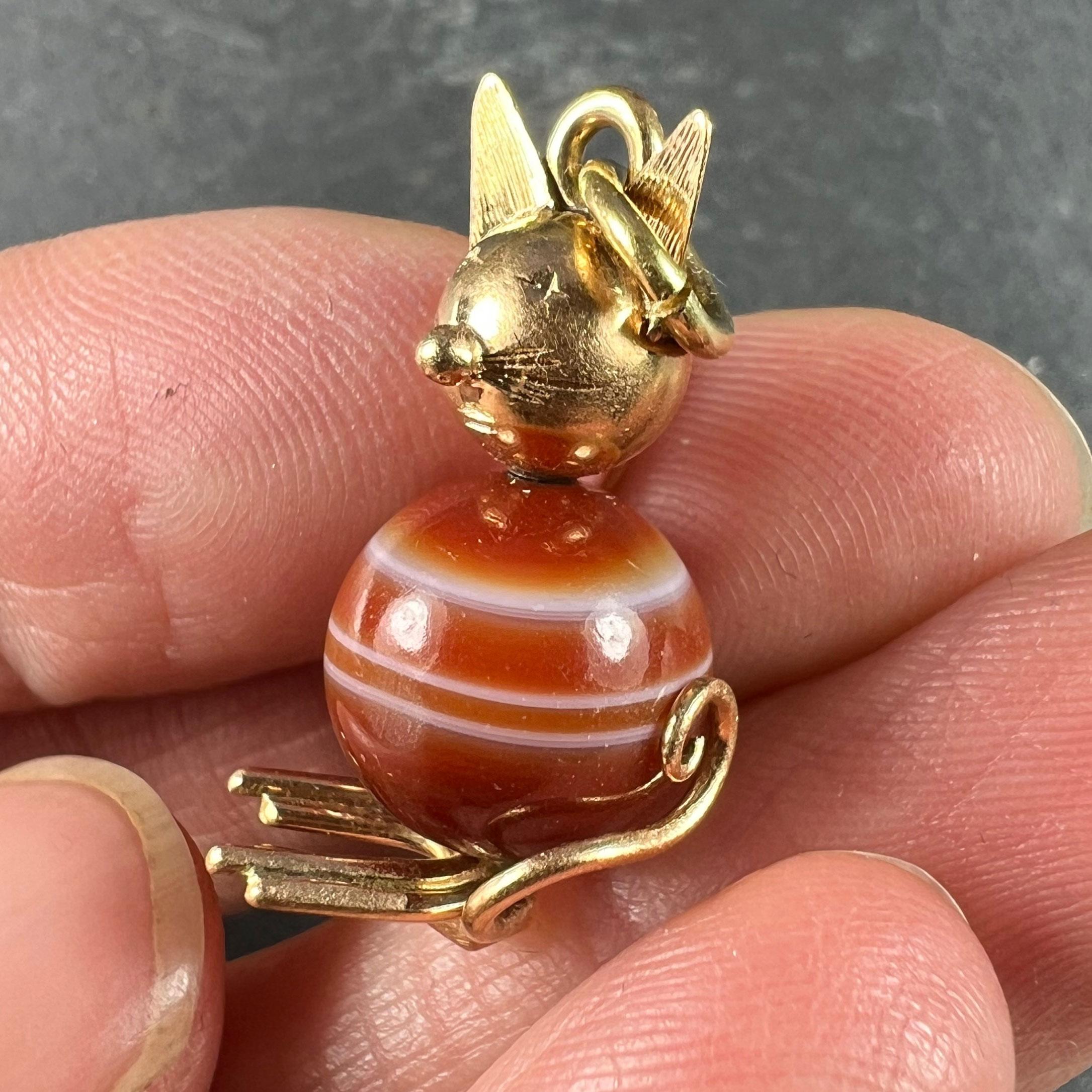 18 Karat Yellow Gold Banded Agate Cat Charm Pendant For Sale 2