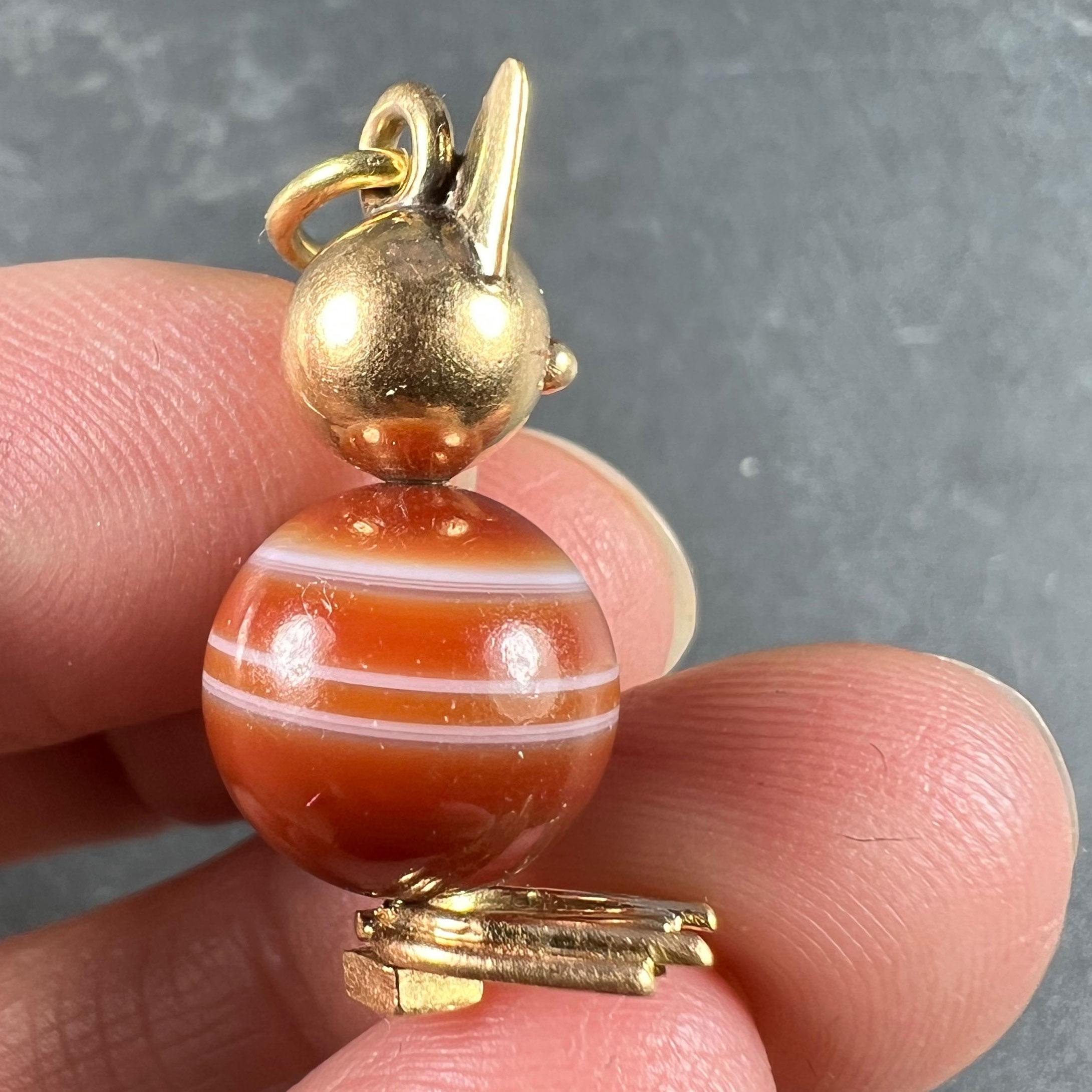 18 Karat Yellow Gold Banded Agate Cat Charm Pendant For Sale 3