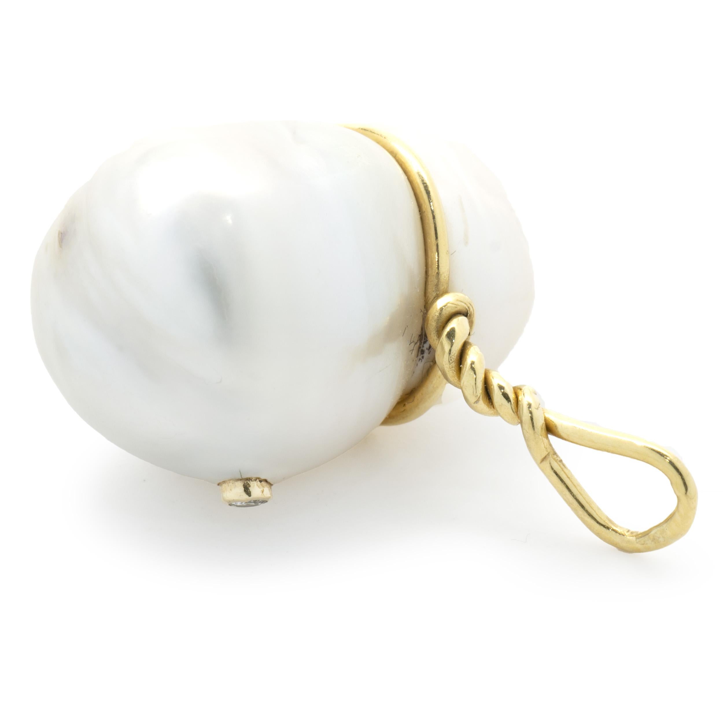 Round Cut 18 Karat Yellow Gold Baroque Pearl and Champagne Diamond Pendant For Sale